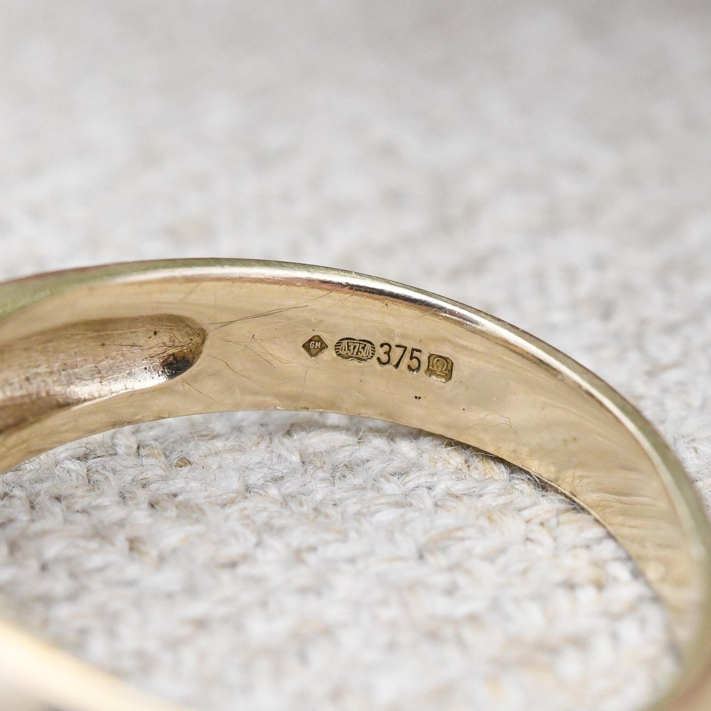 Vintage 9ct Gold CZ Three Stone Ring - Large Sparkly Clear Stone Trilogy Placeholder Engagement Ring | UK Size - K 1/2 | US Size - 5 1/2