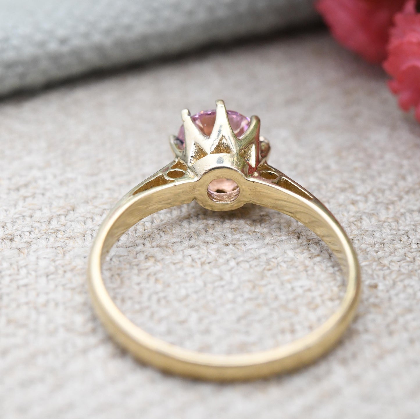 Vintage 9ct Gold Pink Stone Solitaire Ring - Y2K Large Faceted CZ Stone Prong | Pretty Gift for Her | UK Size - O | US Size - 7