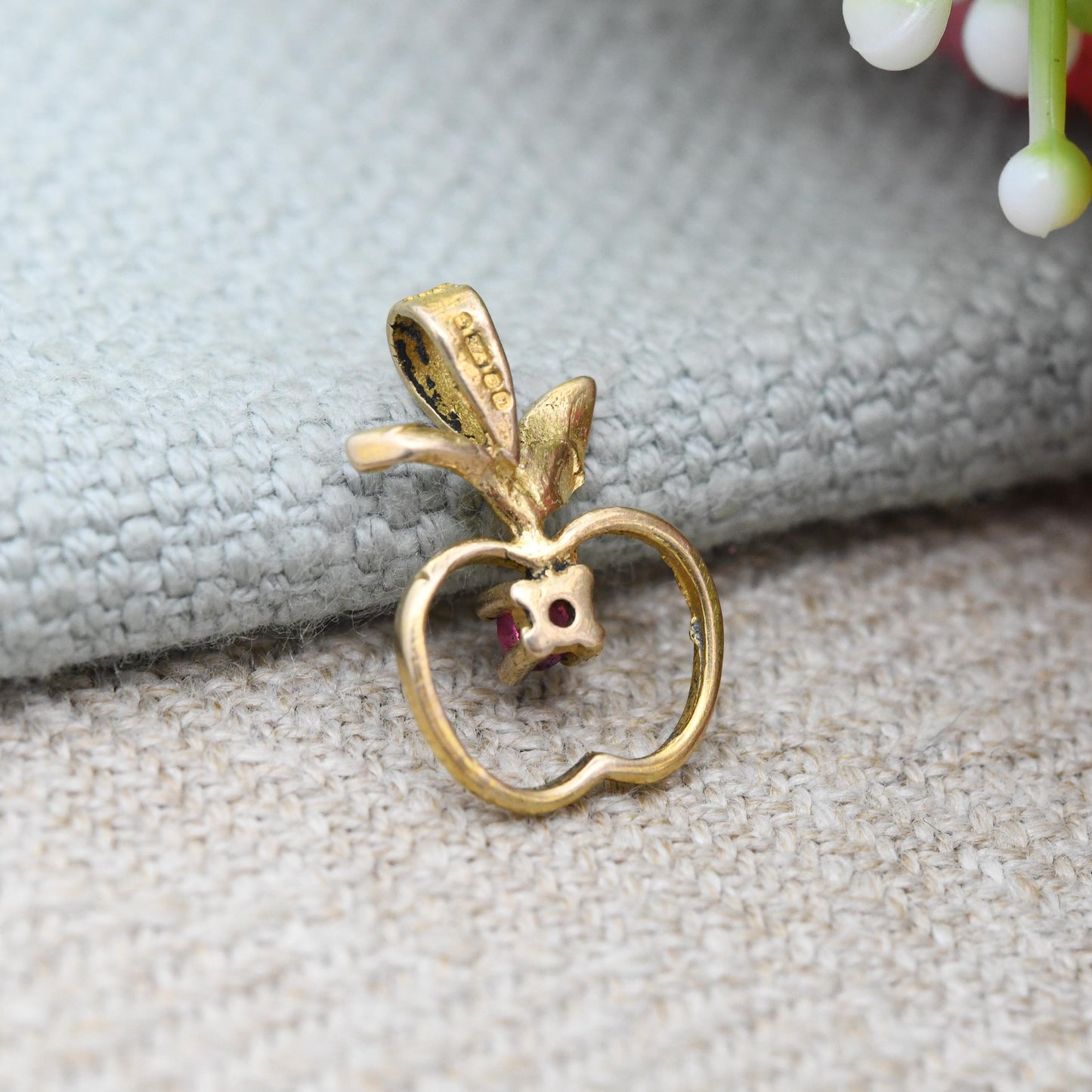 Vintage 9ct Gold Ruby Apple Pendant 1982 - Solid Gold Miniature Openwork Fruit Leaves Charm for Necklace Stack | Pretty Gift for Her
