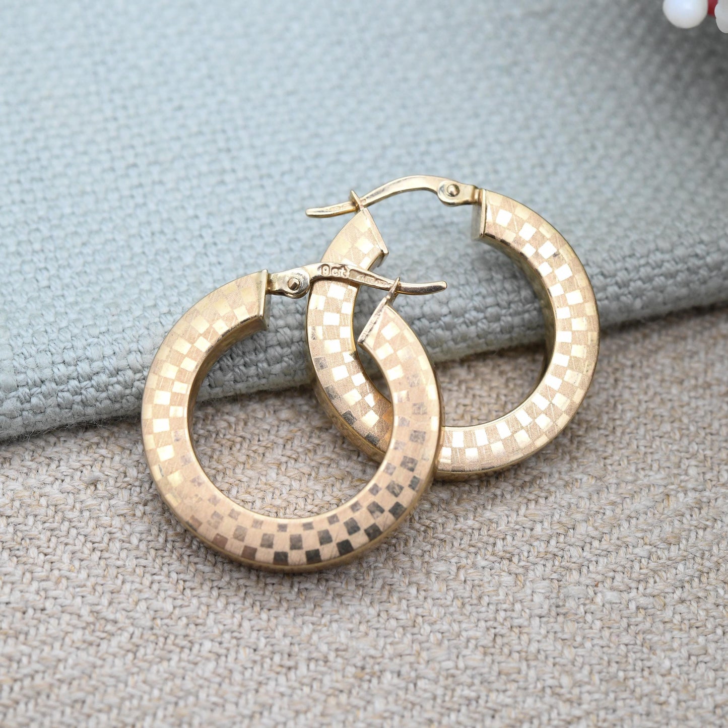 Vintage 9ct Gold Checkered Hoop Earrings - Modern Matt and Shiny Yellow Gold Chunky Hollow Circle Hoops | Large Size Round Latch Back Clasp