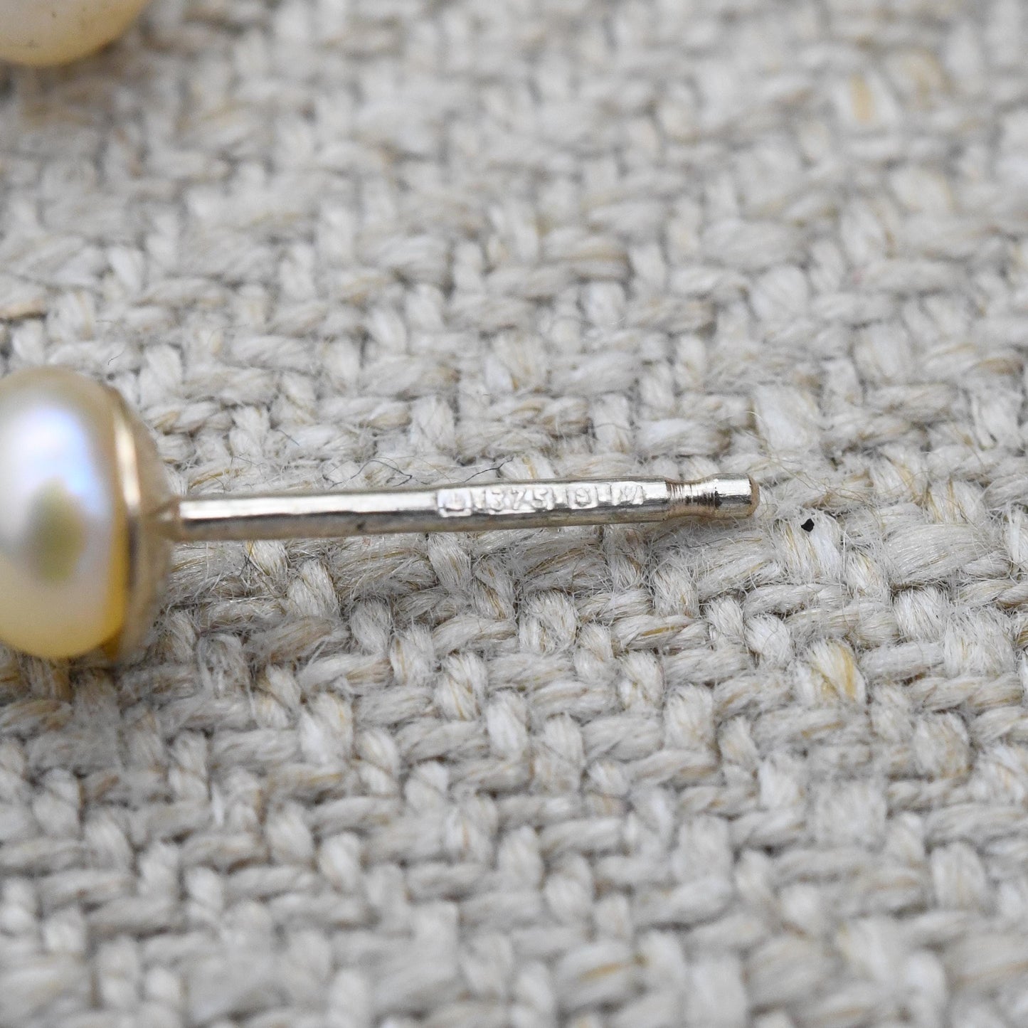 Vintage 9ct Gold Pearl Stud Earrings 1995 Hallmarks - Minimalist White Cultured Pearl Round Ball Earrings | Everyday Studs Jewellery for Her
