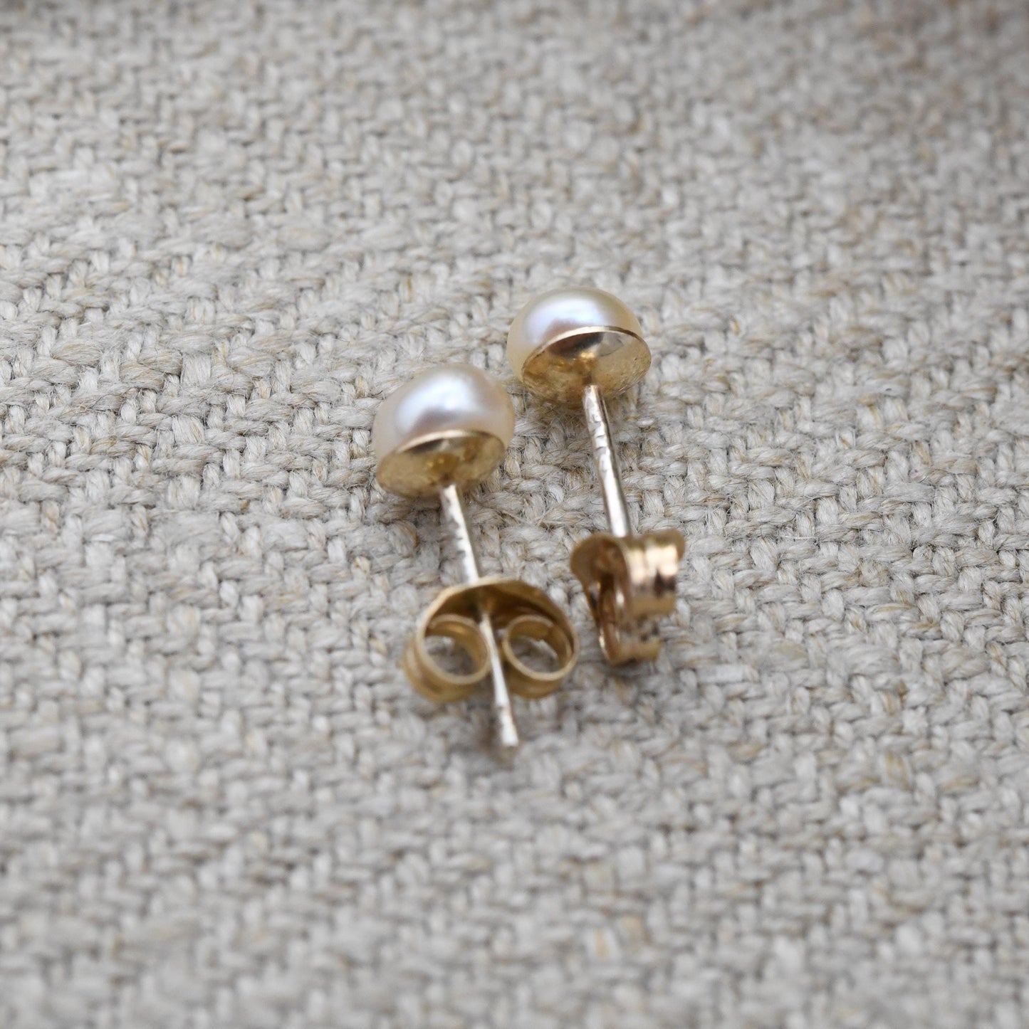 Vintage 9ct Gold Pearl Stud Earrings 1995 Hallmarks - Minimalist White Cultured Pearl Round Ball Earrings | Everyday Studs Jewellery for Her