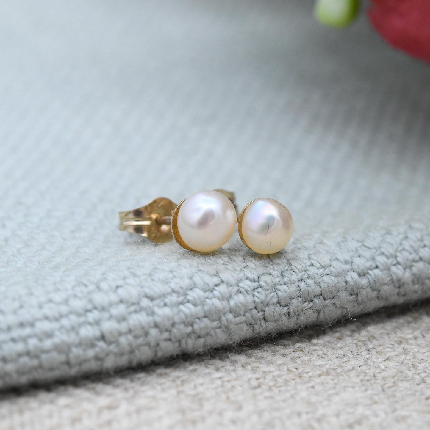 Vintage 9ct Gold Pearl Stud Earrings 1995 Hallmarks - Minimalist White Cultured Pearl Round Ball Earrings | Everyday Studs Jewellery for Her
