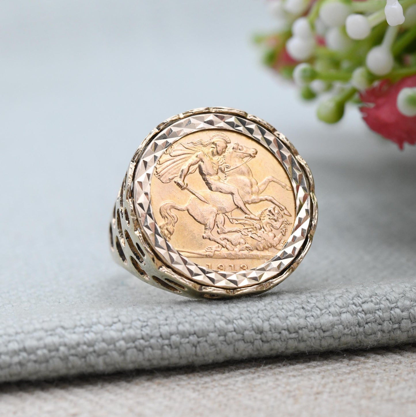 22ct Gold Half Sovereign Coin Ring Antique 1913 George V in Vintage 9ct Gold Ring Mount - Large Chunky Ring | UK Size - R | US Size - 8 1/2
