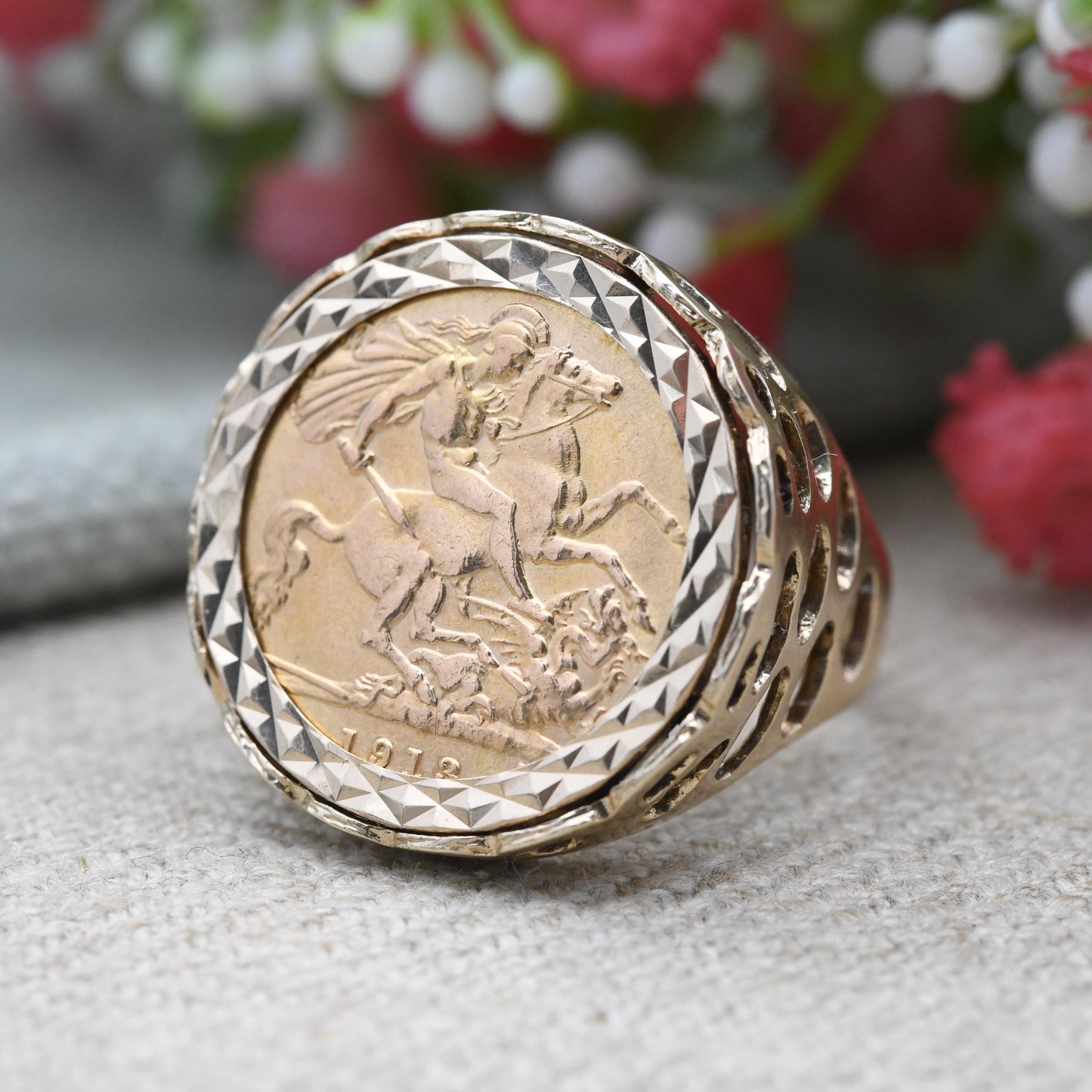 22ct Gold Half Sovereign Coin Ring Antique 1913 George V in Vintage 9ct Gold Ring Mount - Large Chunky Ring | UK Size - R | US Size - 8 1/2