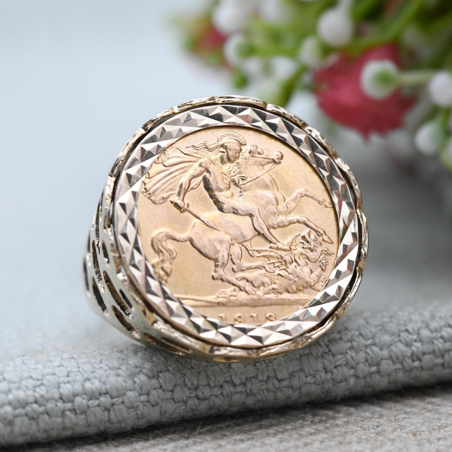 22ct Gold Half Sovereign Coin Ring Antique 1913 George V in Vintage 9ct Gold Ring Mount - Large Chunky Ring | UK Size - R | US Size - 8 1/2