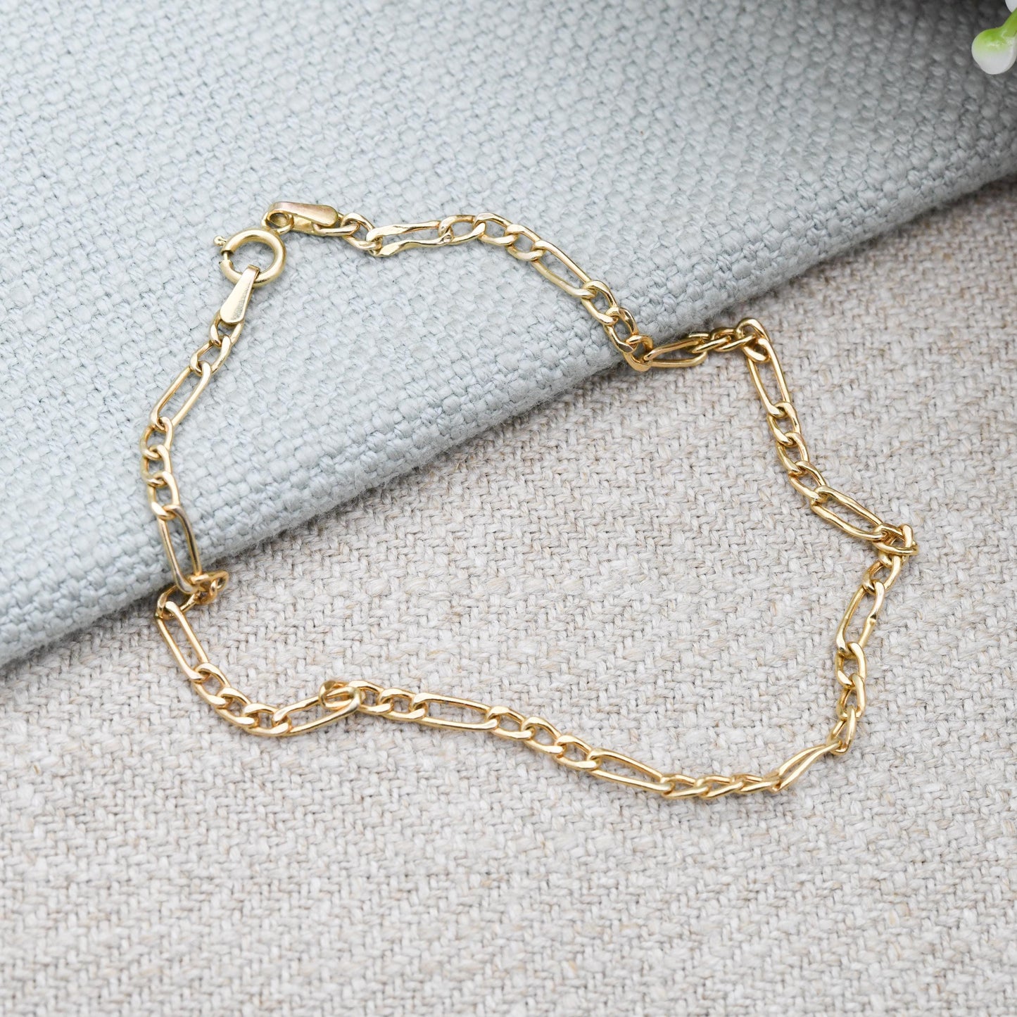 Vintage 9ct Gold Square Figaro Link Chain Bracelet - Solid Yellow Gold Jewellery Gift for Her Small Flat Link Everyday Bracelet | 18cm Long