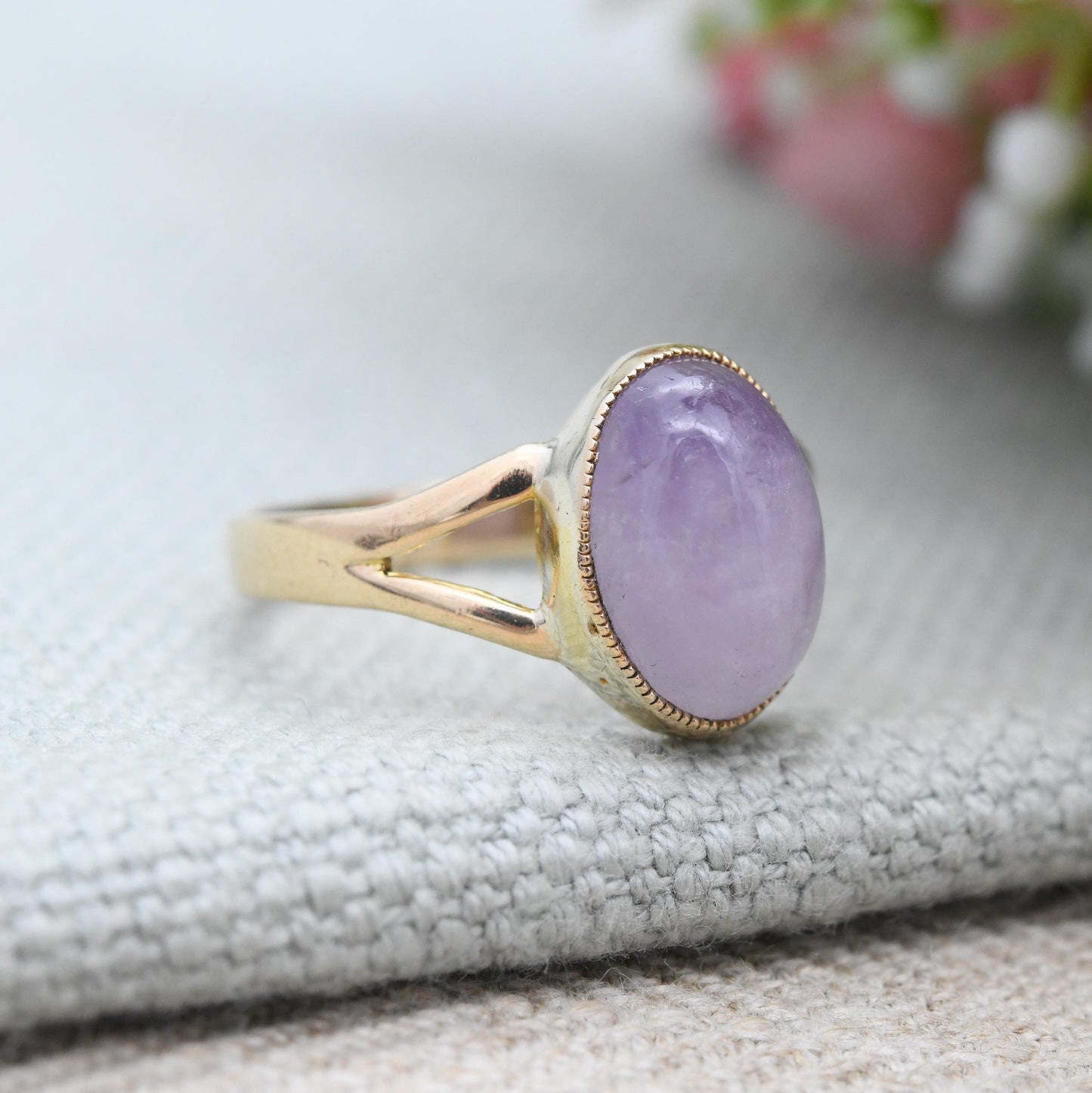Antique 18ct Gold Amethyst Ring c. 1910s - Cabochon Large Purple Gemstone in Milgrain Bezel | Split Shoulder | UK Size - R 1/2 | US Size - 9