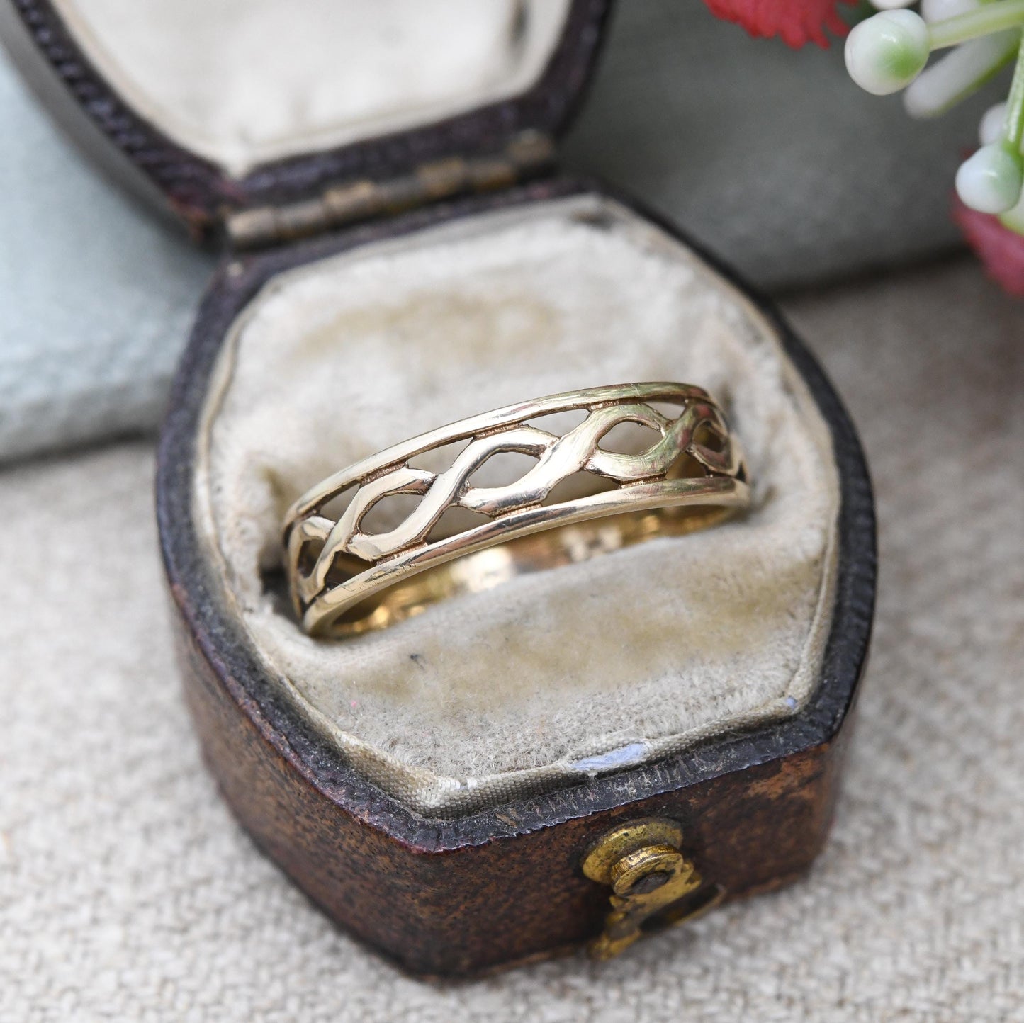 Vintage 9ct Gold Celtic Knot Band Ring - Open Woven Band | Unisex Band Ring | UK Size - O | US Size - 7 1/4