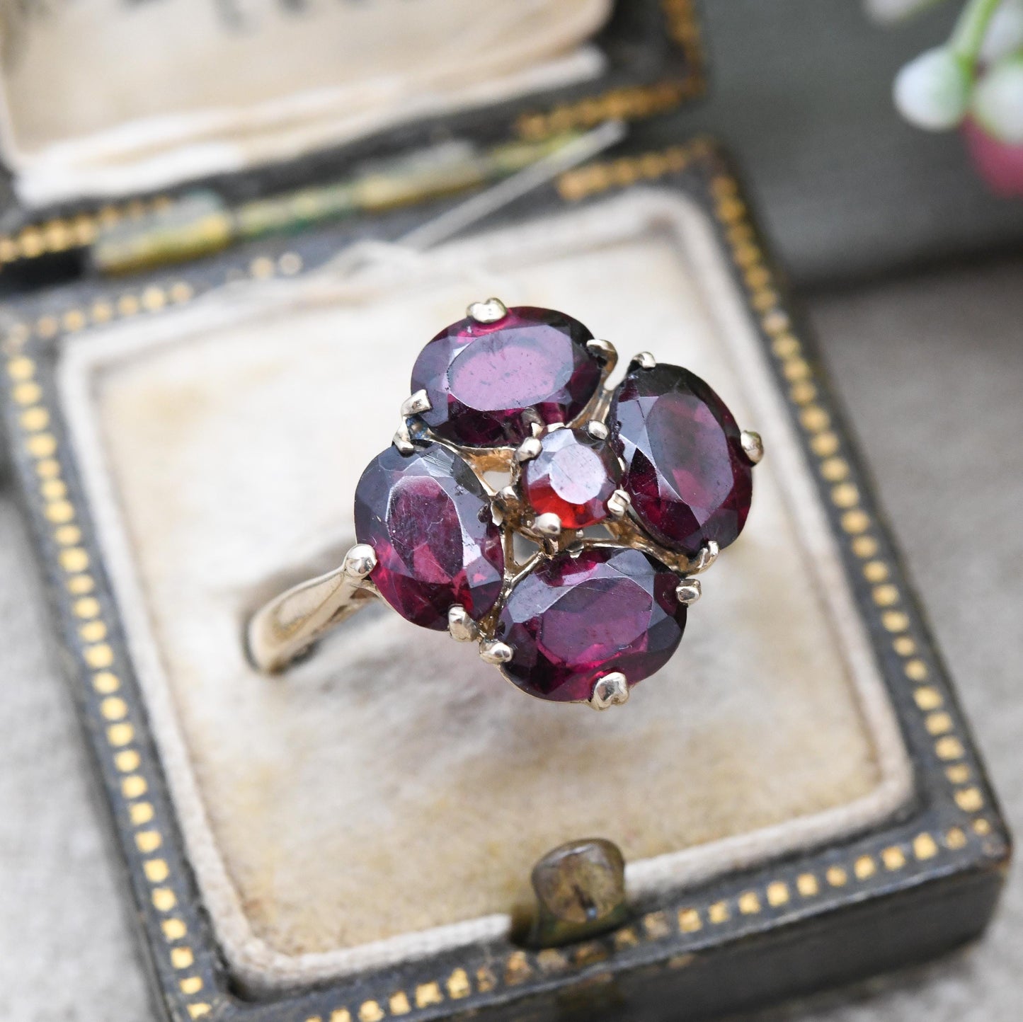 Vintage 9ct Gold Garnet Flower Ring 1990 - Large Floral Shape Cocktail Statement Red Gemstone | January Birthstone | UK Size - M US Size - 6