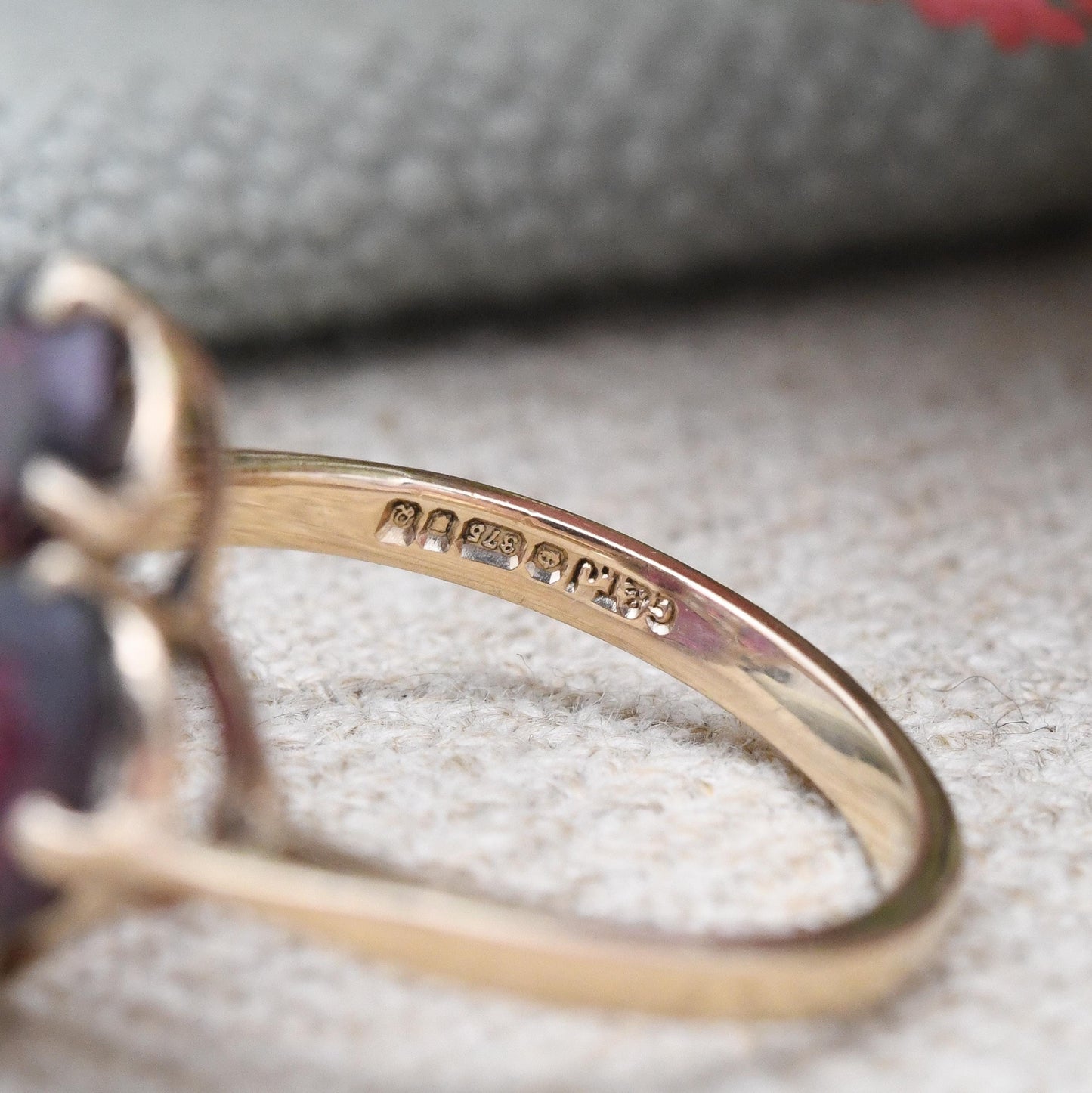 Vintage 9ct Gold Garnet Flower Ring 1990 - Large Floral Shape Cocktail Statement Red Gemstone | January Birthstone | UK Size - M US Size - 6