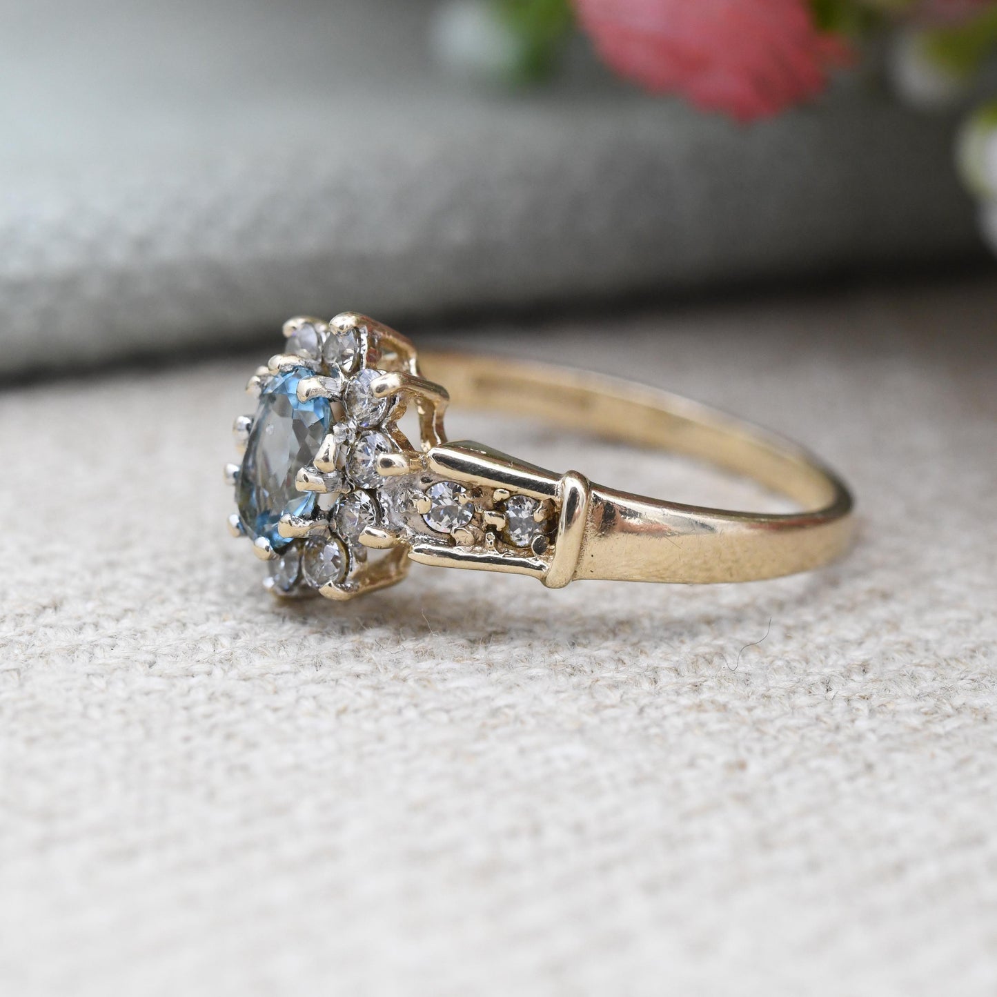 Vintage 9ct Gold Floral Halo Ring with Blue and Clear Stones - Sparkly Flower Ring Side Stone Shoulder | UK Size - M 1/2 US Size - 6 1/4