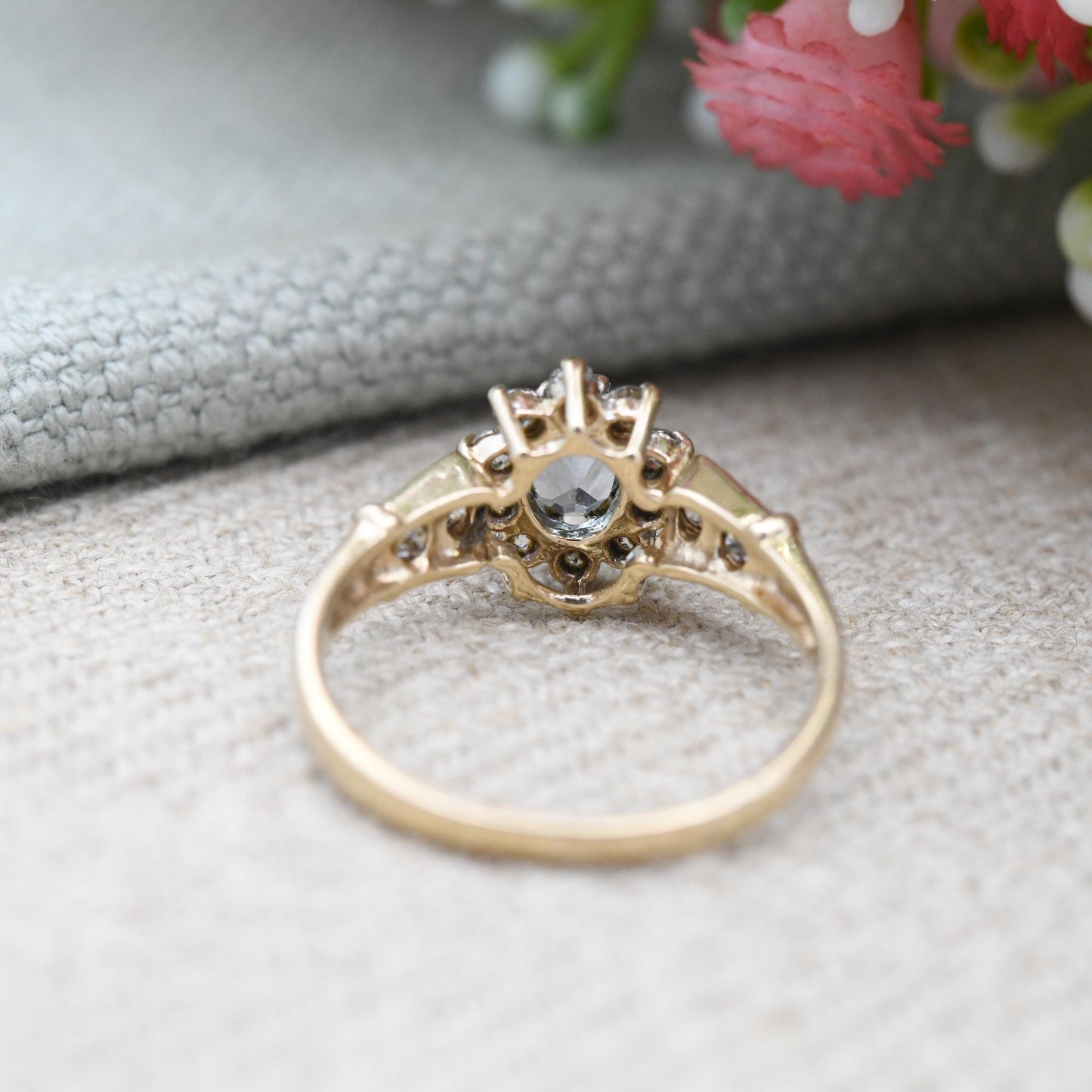 Vintage 9ct Gold Floral Halo Ring with Blue and Clear Stones - Sparkly Flower Ring Side Stone Shoulder | UK Size - M 1/2 US Size - 6 1/4