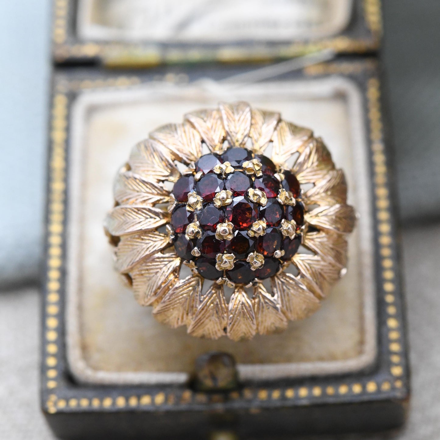 Vintage 9ct Gold Garnet Flower Ring c. 1960s - Large Statement Cocktail Mid-Century Sunflower Textured Petals | UK Size - L US Size - 5 3/4