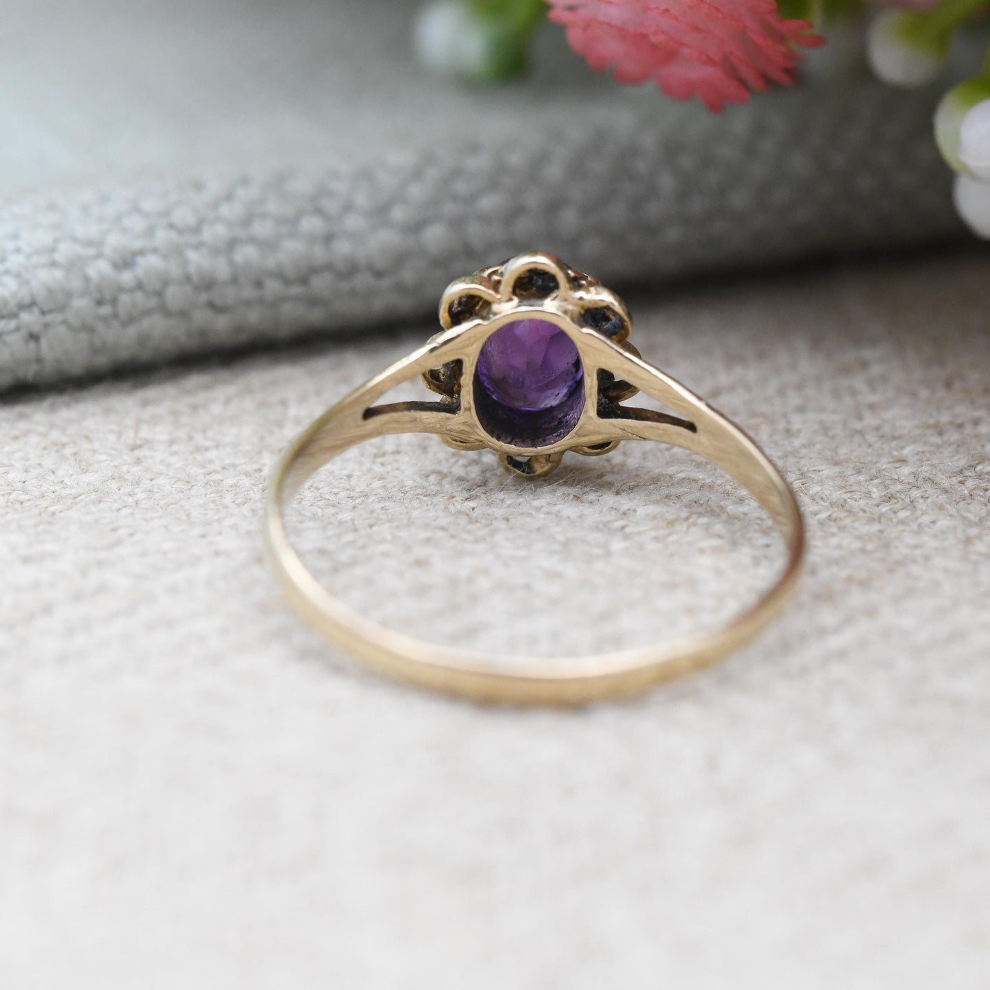 Vintage 9ct Gold Amethyst Solitaire Flower Ring 1986 - Floral Petal Design Purple Stone 1980s | UK Size - N 1/2 | US Size - 7