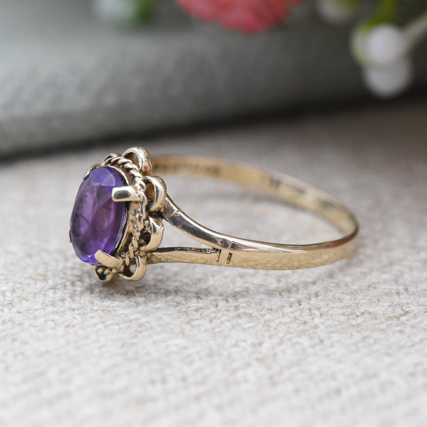 Vintage 9ct Gold Amethyst Solitaire Flower Ring 1986 - Floral Petal Design Purple Stone 1980s | UK Size - N 1/2 | US Size - 7