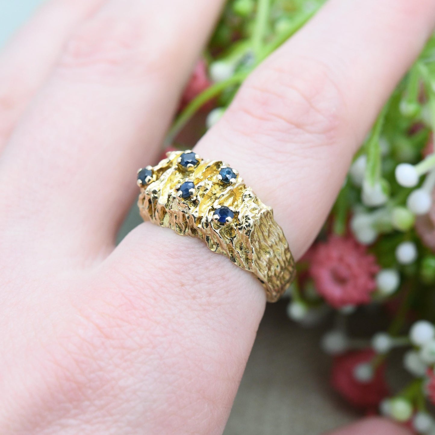 Vintage 9ct Gold Sapphire Nugget Ring 1969 - Mid-Century Textured Solid Gold Ring Chunky Unisex Jewellery | UK Size - O 1/2 US Size - 7 1/2