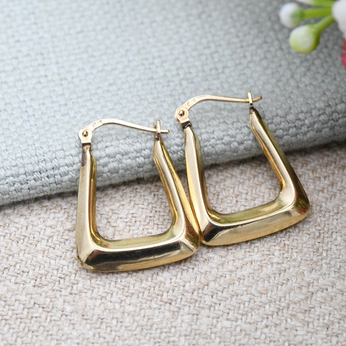 Vintage 9ct Gold Square Hoop Earrings Handbag Creole Hoops - Minimal Hollow Hoops | Pretty Gold Jewellery Gift for Her | Everyday Wear