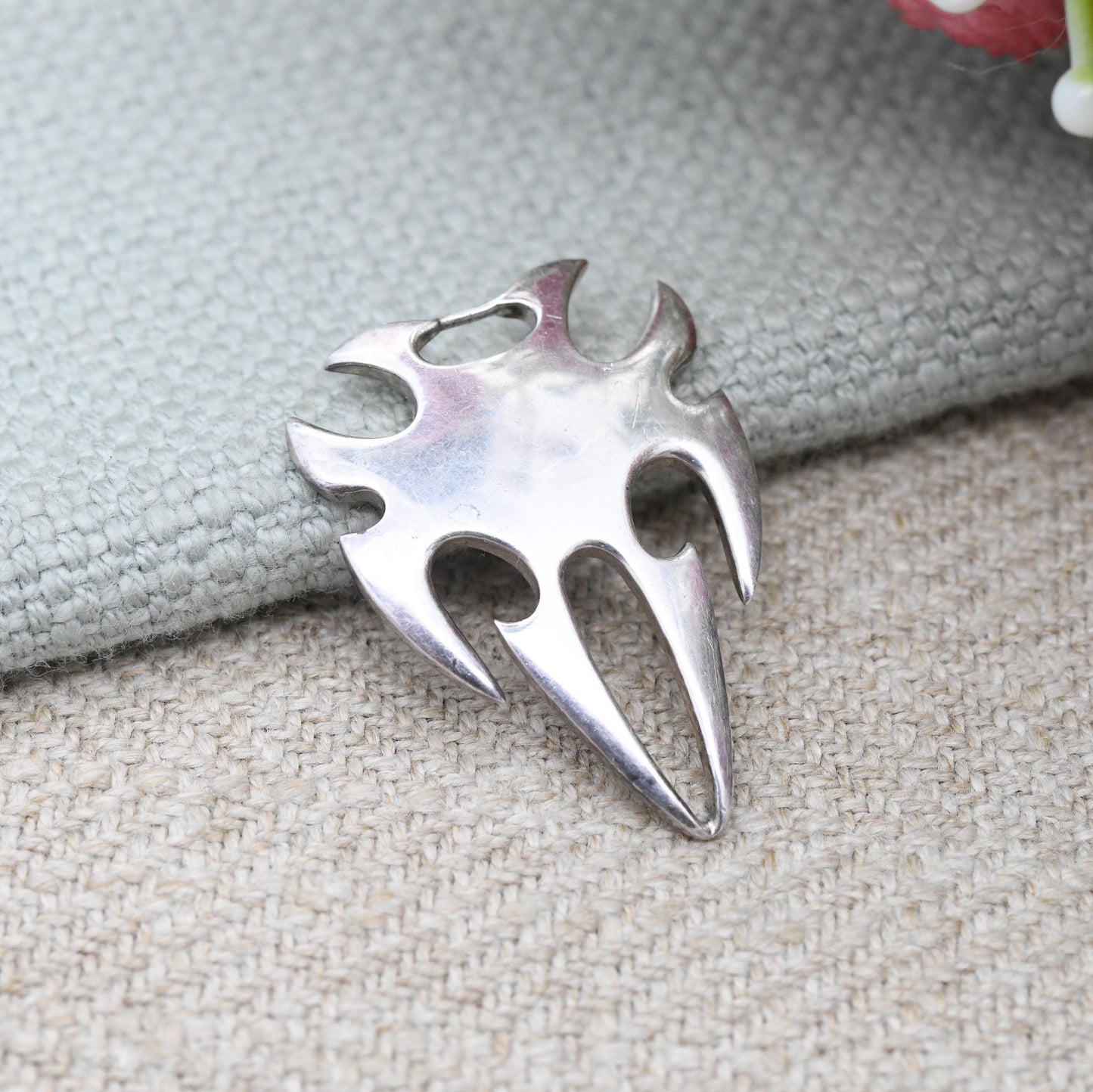 Vintage Sterling Silver Stylised Gothic Pendant - Bold Graphic Shape Pointed Design | Unisex Vampiric Gothic Talisman Style