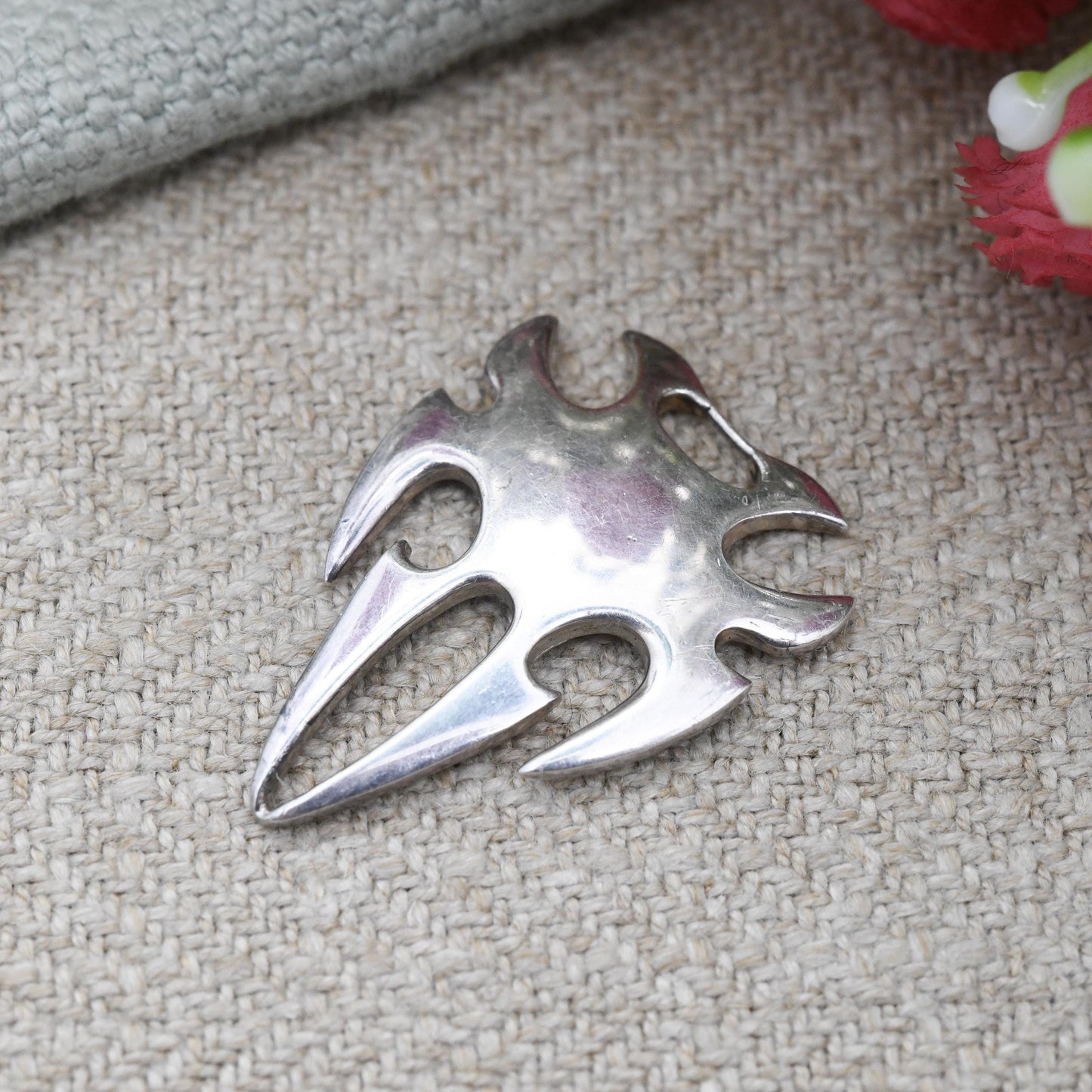 Vintage Sterling Silver Stylised Gothic Pendant - Bold Graphic Shape Pointed Design | Unisex Vampiric Gothic Talisman Style
