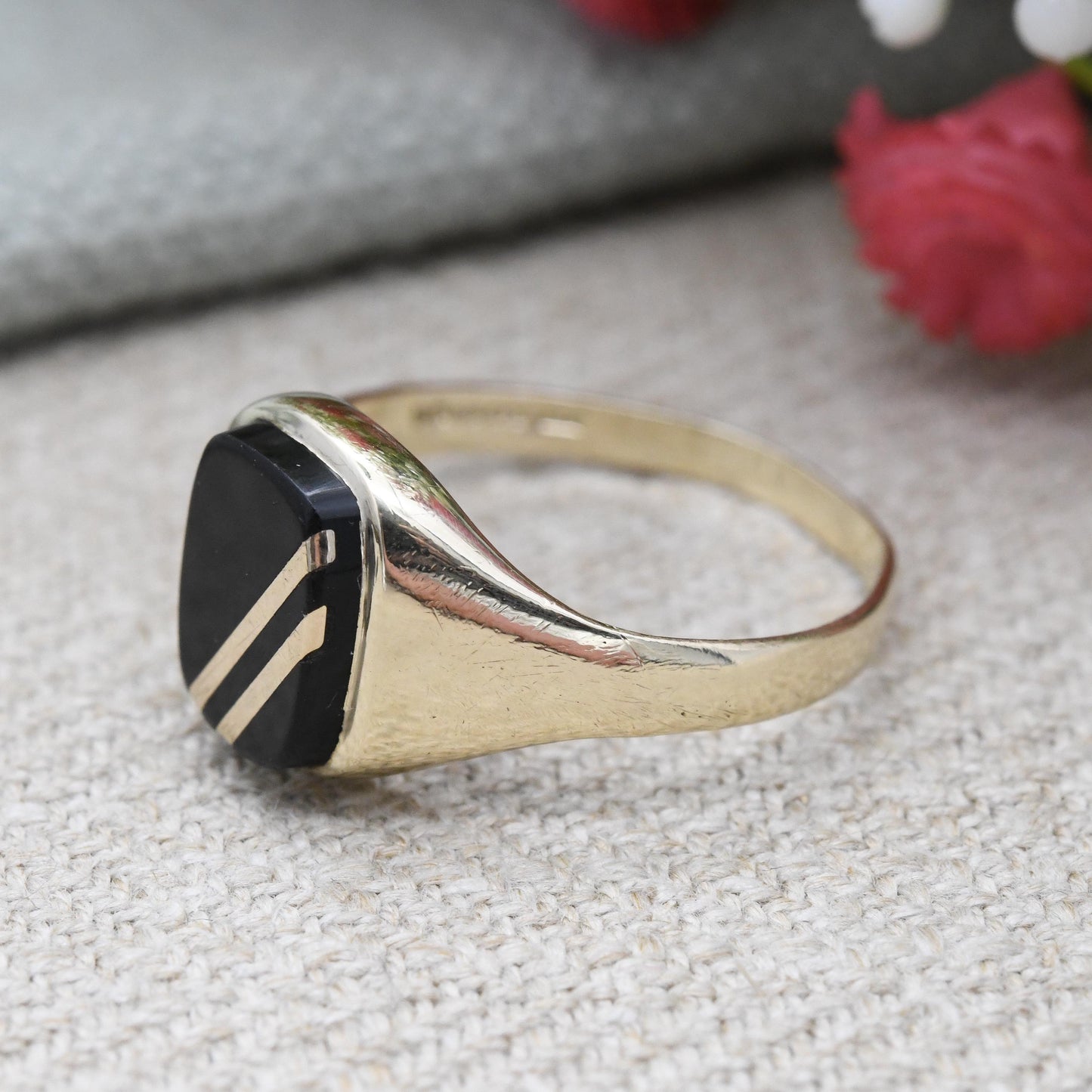 Vintage 9ct Gold Onyx Signet Ring 1988 with Double Gold Stripes - Mid-Century Unisex Jewellery Gift for Him | UK Size - S | US Size - 9