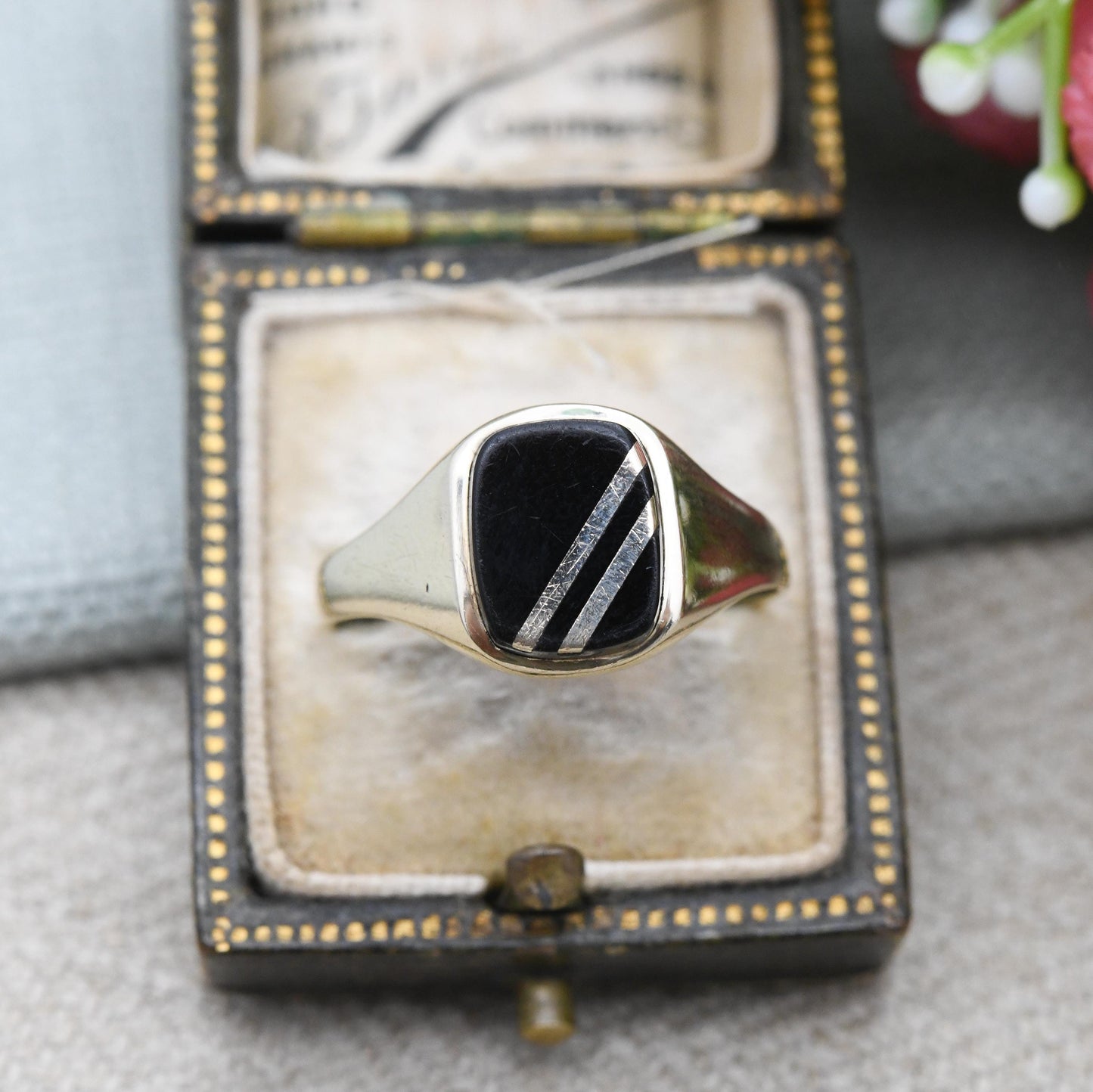 Vintage 9ct Gold Onyx Signet Ring 1988 with Double Gold Stripes - Mid-Century Unisex Jewellery Gift for Him | UK Size - S | US Size - 9