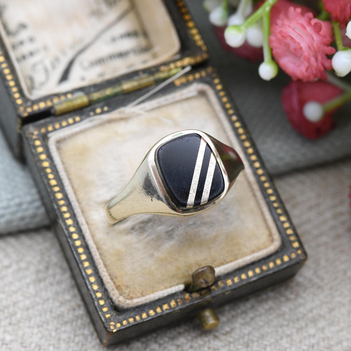 Vintage 9ct Gold Onyx Signet Ring 1988 with Double Gold Stripes - Mid-Century Unisex Jewellery Gift for Him | UK Size - S | US Size - 9