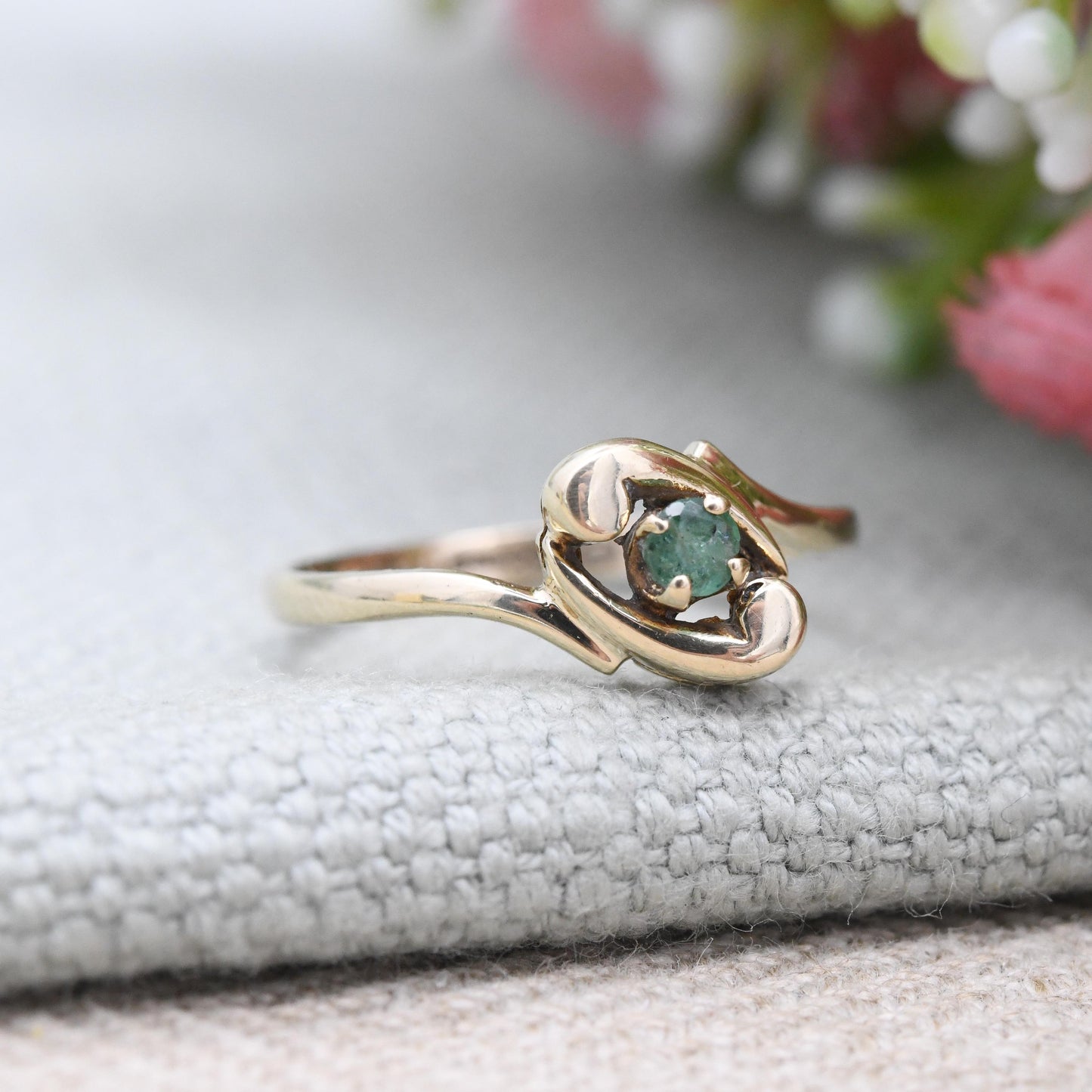 Vintage 9ct Gold Emerald Twist Ring 1992 - Green Solitaire | May Birthstone Birthday Jewellery Gift for Her | UK Size - N | US Size - 6 3/4