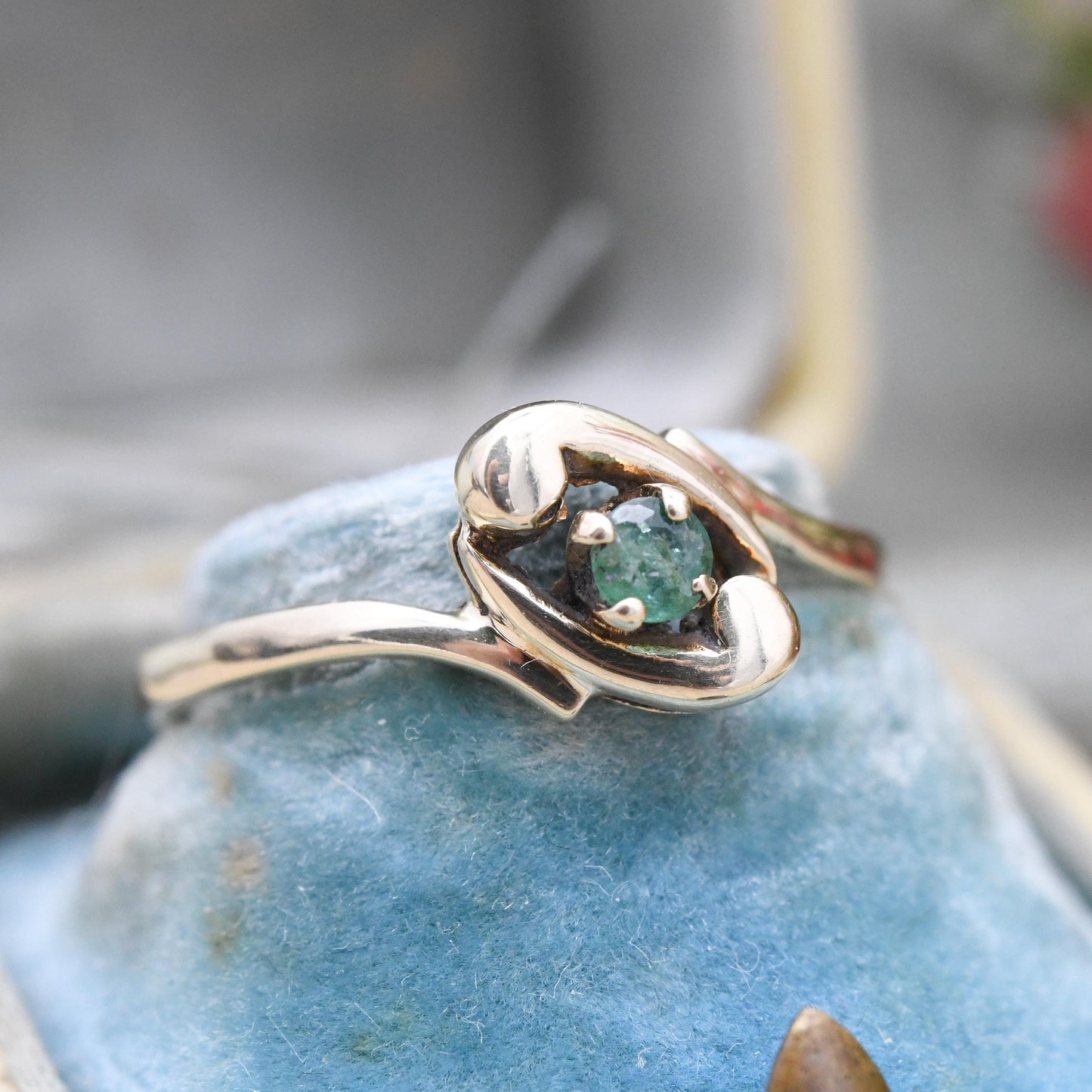 Vintage 9ct Gold Emerald Twist Ring 1992 - Green Solitaire | May Birthstone Birthday Jewellery Gift for Her | UK Size - N | US Size - 6 3/4