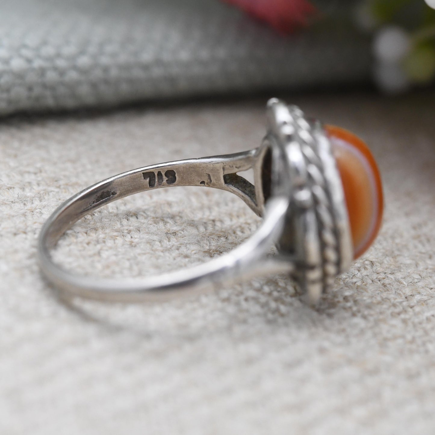 Vintage Sterling Silver Banded Agate Ring Orange and White - Mid-Century Gemstone Rope Twist Cabochon Stone | UK Size - J 1/2 | US Size - 5