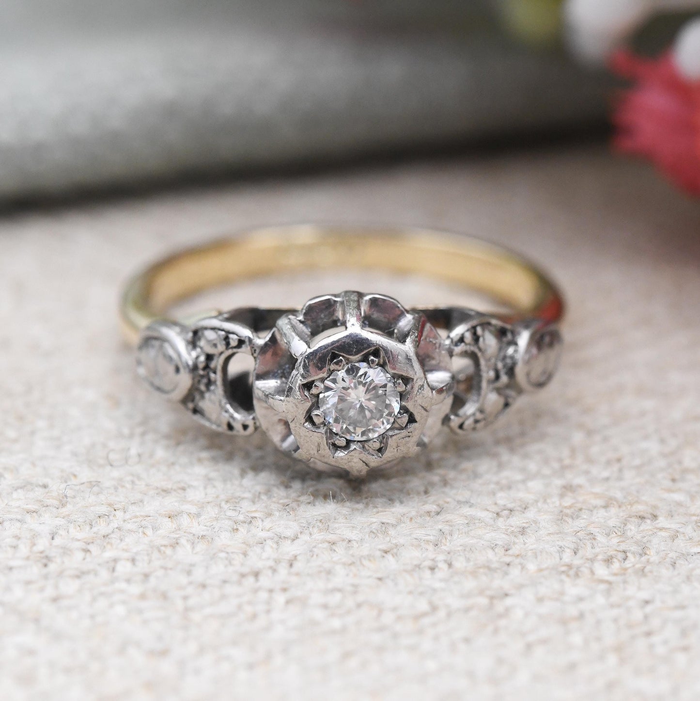 True Vintage 18ct Gold Diamond Solitaire Ring Star Setting - Celestial Engagement Crescent Moons White Front | UK Size - N 1/2 | US Size - 7