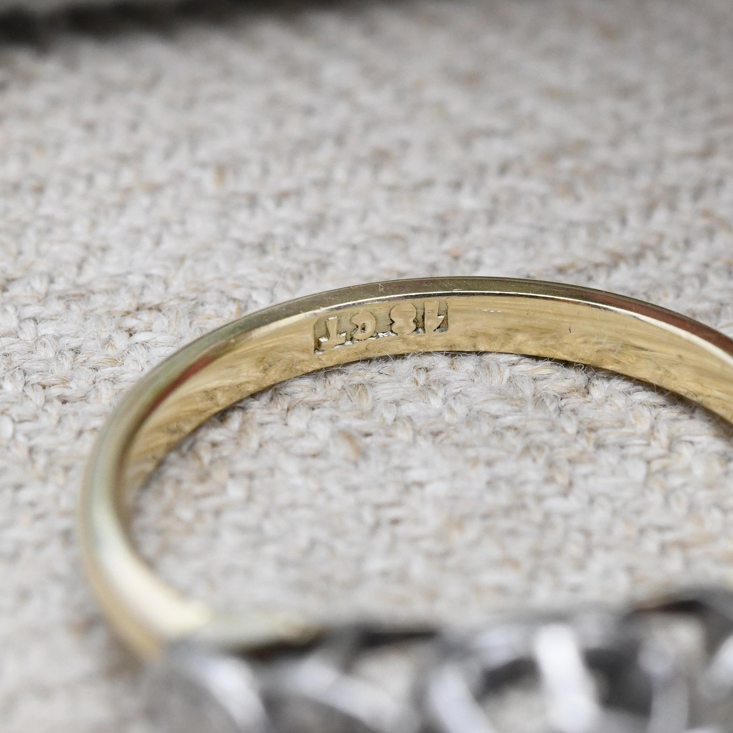 True Vintage 18ct Gold Diamond Solitaire Ring Star Setting - Celestial Engagement Crescent Moons White Front | UK Size - N 1/2 | US Size - 7