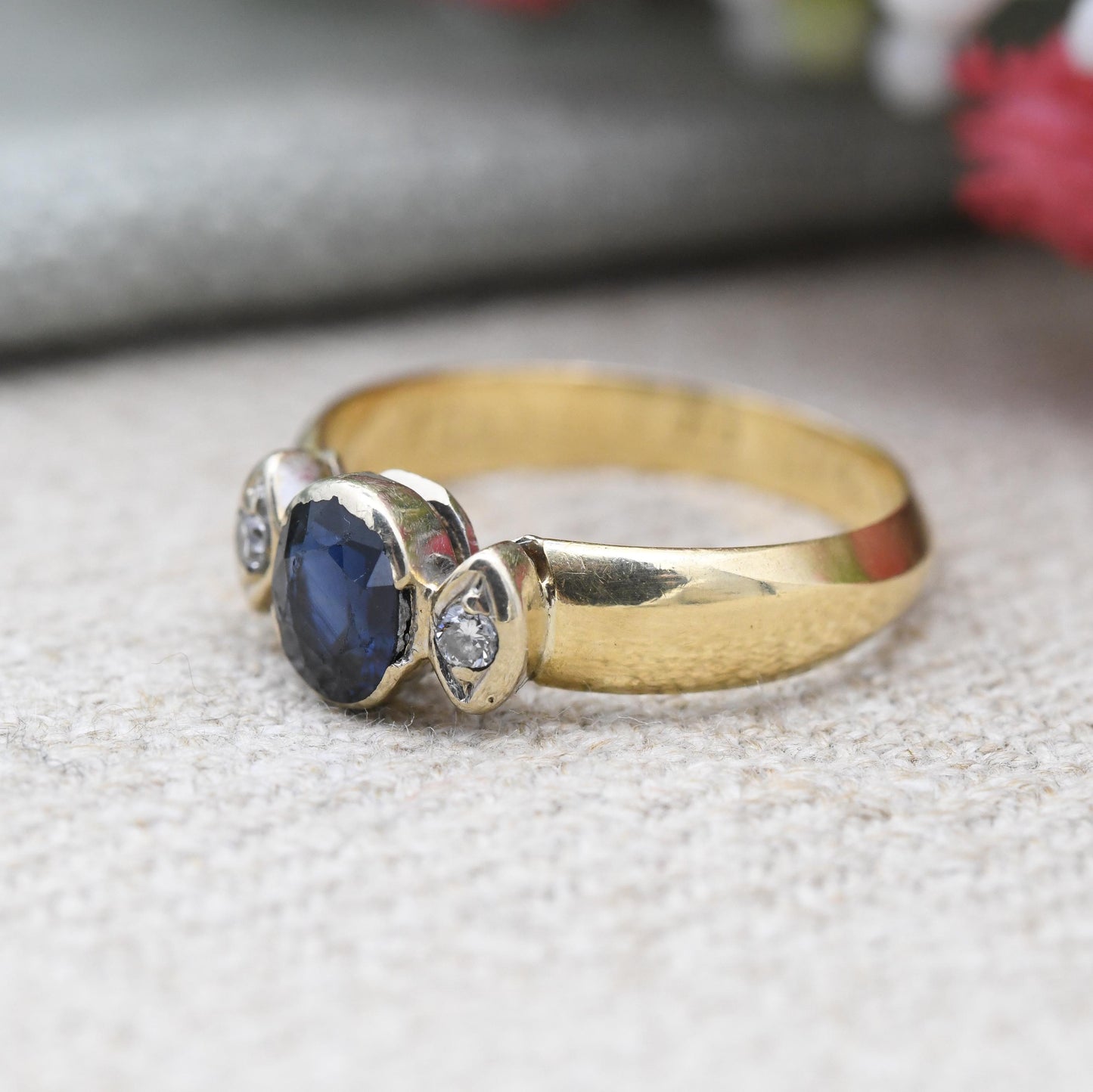 Vintage 18ct Gold Sapphire and Diamond Three Stone Ring - Round Oval Blue Gemstone Engagement Ring | Angular Band | UK Size - M US Size - 6