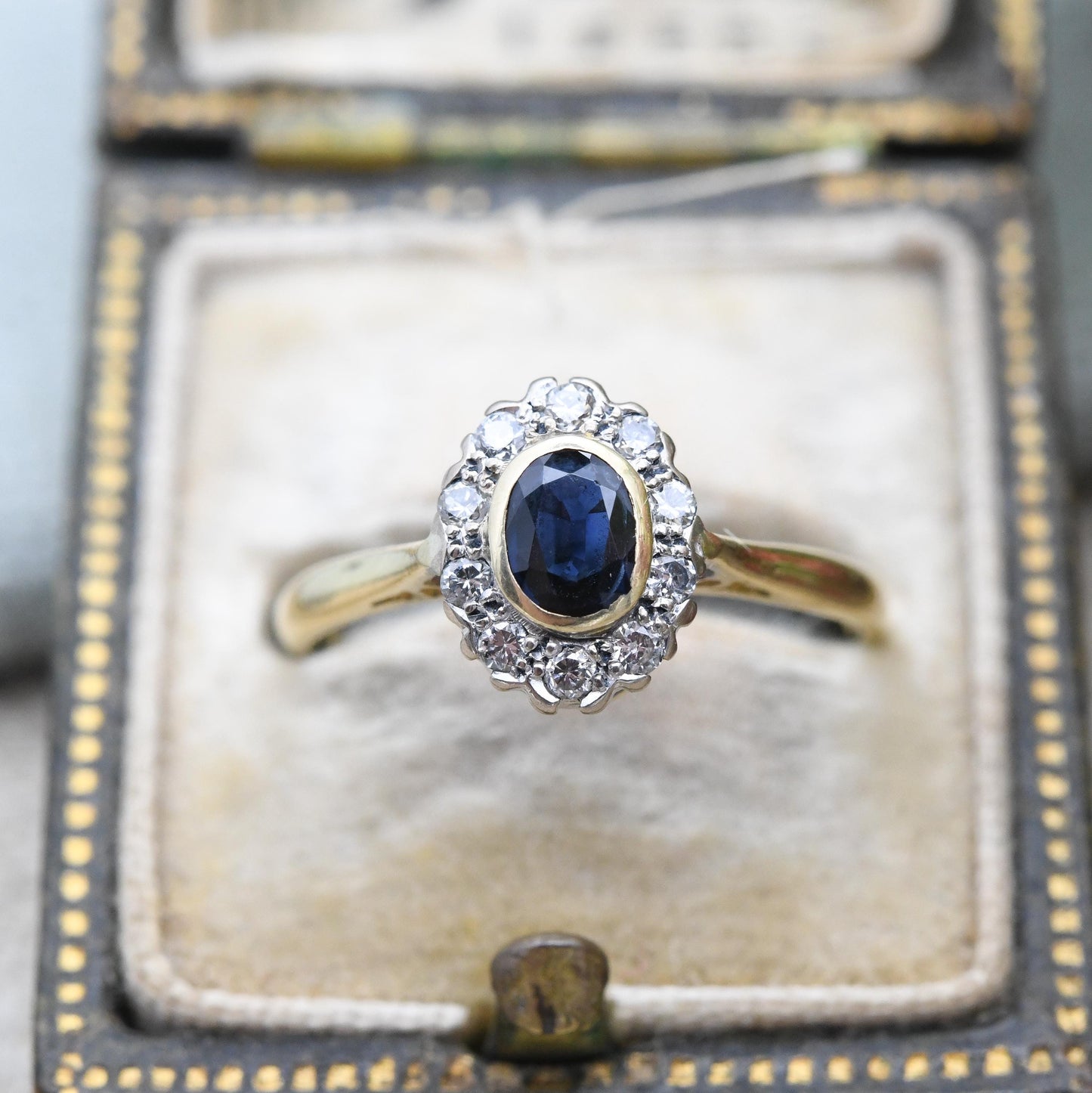 Vintage 18ct Gold Sapphire and Diamond Halo Ring 1986 - Mid-Century Engagement Ring | Oval Blue White Stone | UK Size - M | US Size - 6