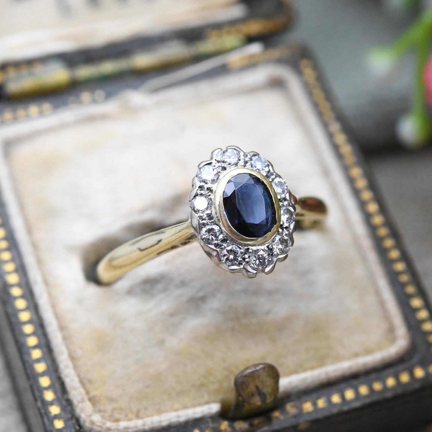Vintage 18ct Gold Sapphire and Diamond Halo Ring 1986 - Mid-Century Engagement Ring | Oval Blue White Stone | UK Size - M | US Size - 6