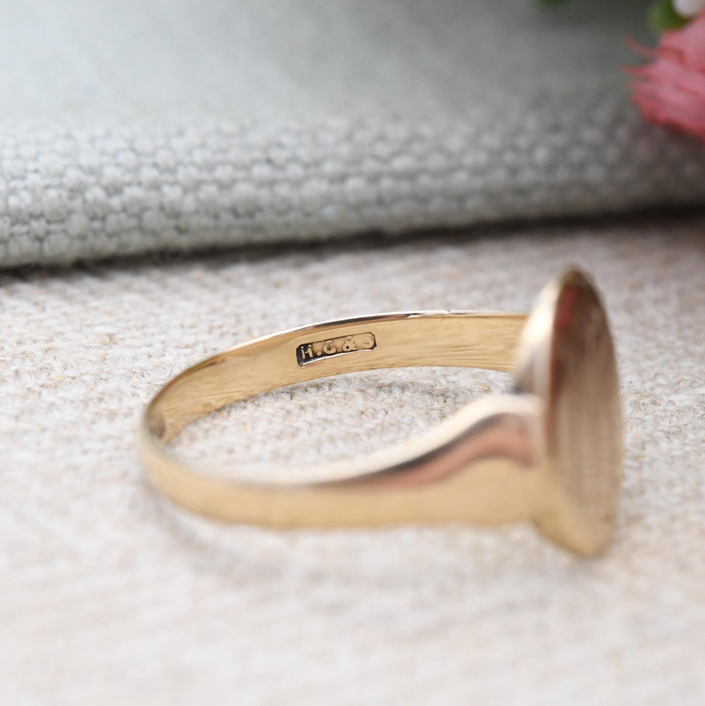 Antique 9ct Gold Signet Ring 1926 Engraved Initial Monogram IM by Henry Griffith - Yellow Gold Jewellery for Him | UK Size - S | US Size - 9