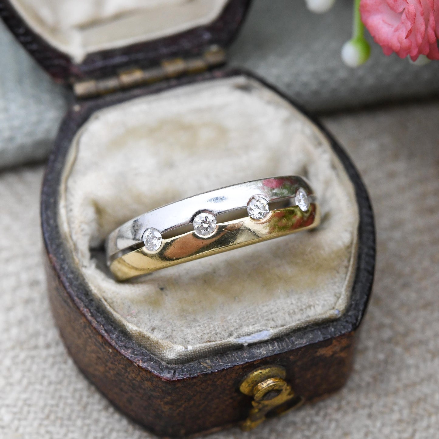 18ct Gold Flush Diamond Band Ring Two Tone - Contemporary Unisex 4 Stone Wedding Stacking Ring | Split Band | UK Size - L | US Size - 5 3/4