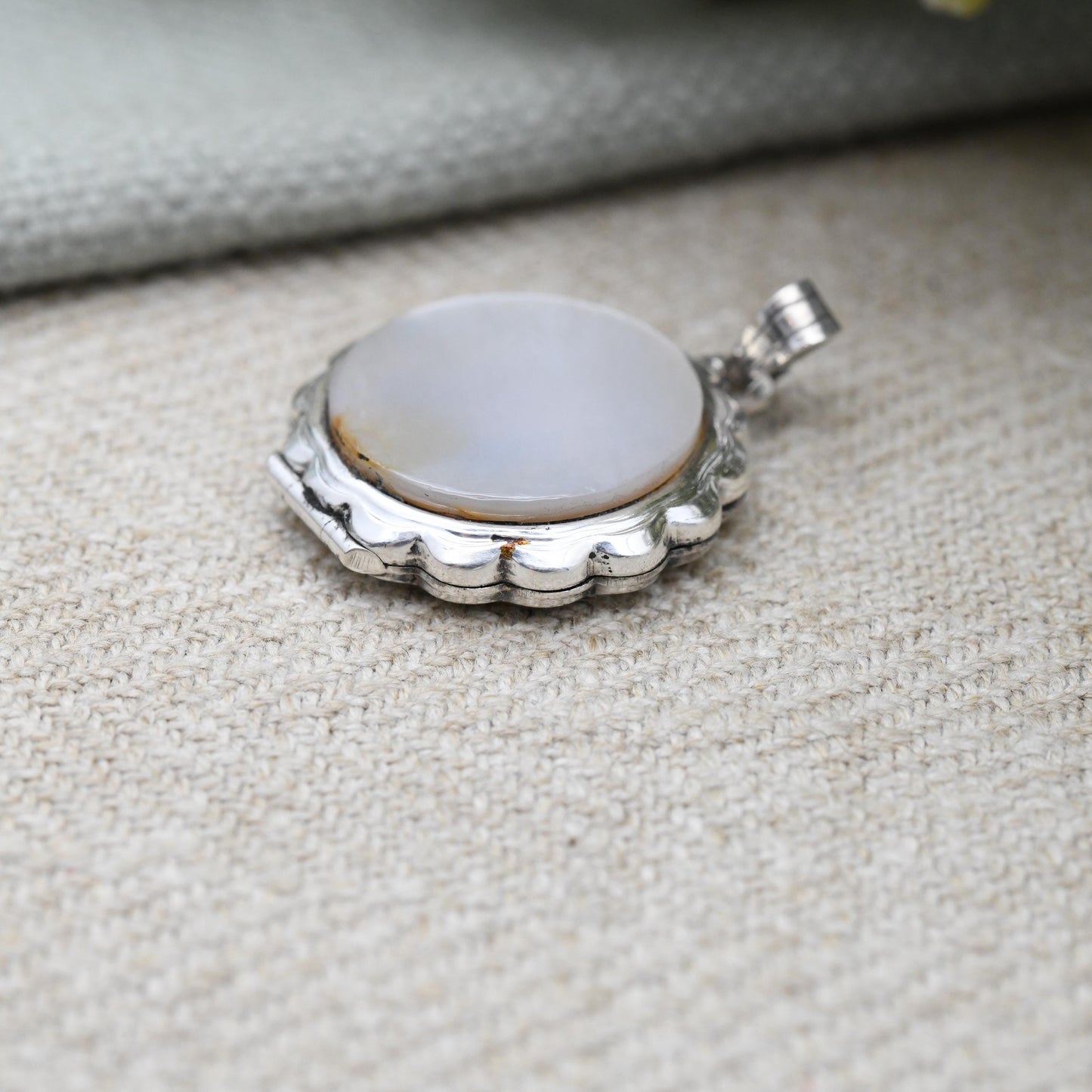 Vintage K&L Sterling Silver Locket Pendant with Mother of Peal Flower Design Kordes and Lichtenfels - Round Locket Charm for Necklace Stack