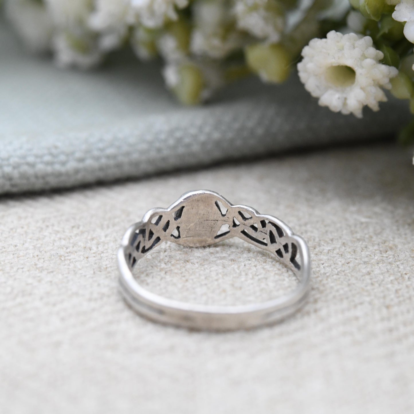 Vintage Sterling Silver Celtic Ring by Sea Gems - Contemporary Minimal Knot Design with Cabochon Gemstone | UK Size - N 1/2 | US Size - 7