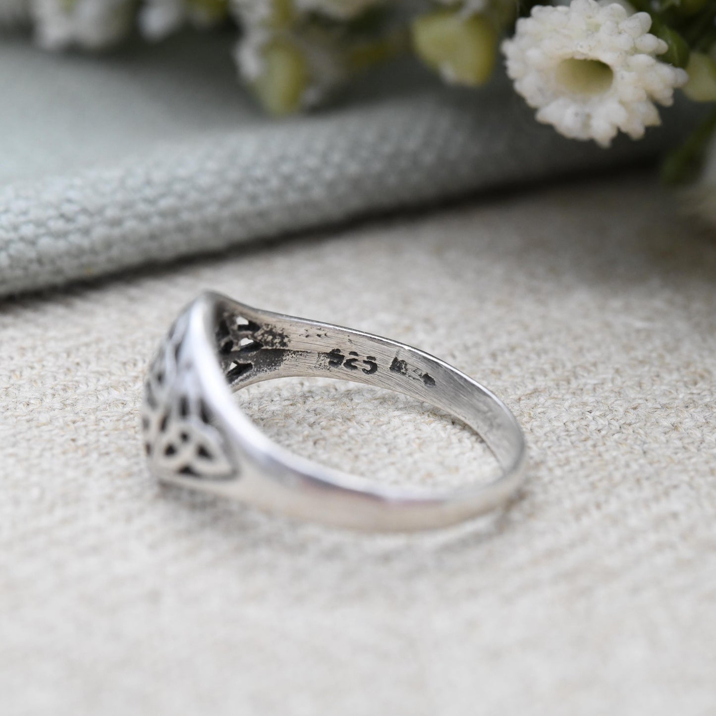 Vintage Sterling Silver Celtic Knot Ring - Everyday Minimal Solid Silver | Unisex Openwork Design Jewellery | UK Size - O | US Size - 7 1/4