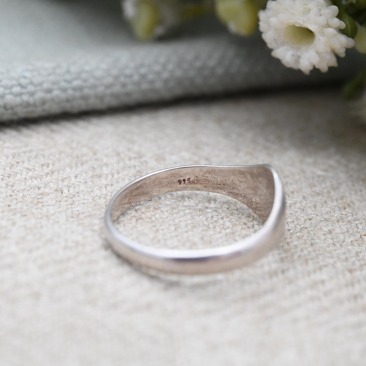 Vintage Sterling Silver Signet Ring Minimal Design - Mid-Century Small Unisex Ring | Everyday Pinkie Ring | UK Size - M | US Size - 6