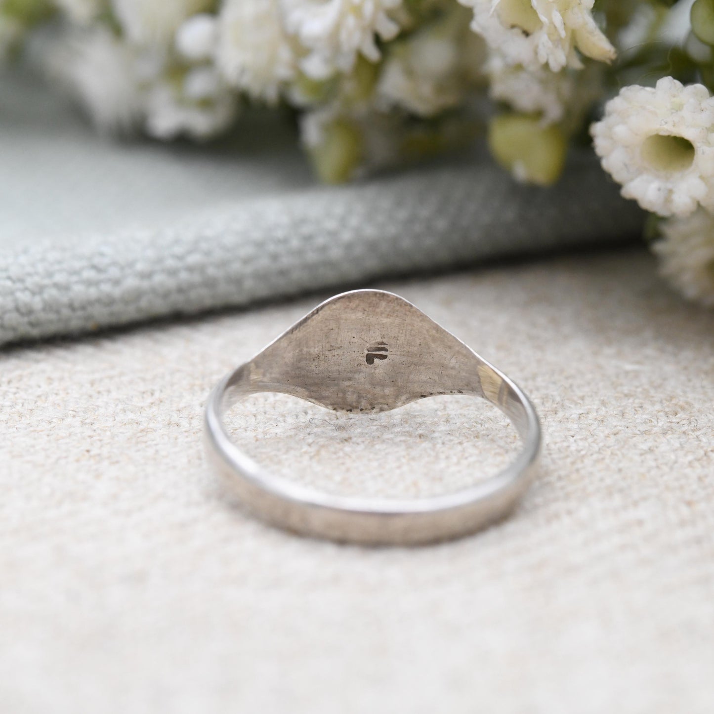 Vintage Sterling Silver Signet Ring - Mid-Century Unisex Ring Scrolling Pattern Everyday Middle Finger Ring | UK Size - P | US Size - 7 3/4
