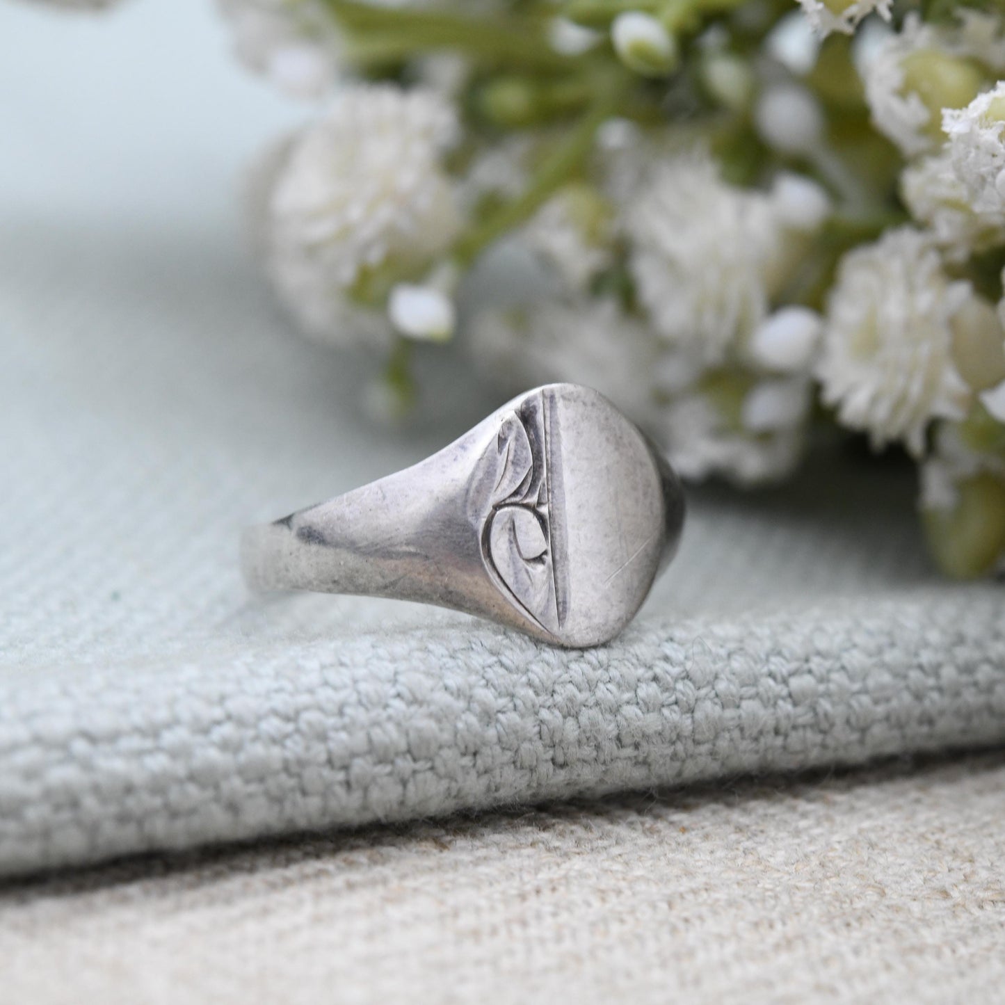 Vintage Sterling Silver Signet Ring 1977 - Mid-Century Unisex Ring Engraved Pattern | Everyday Silver Ring | UK Size - Q | US Size - 8