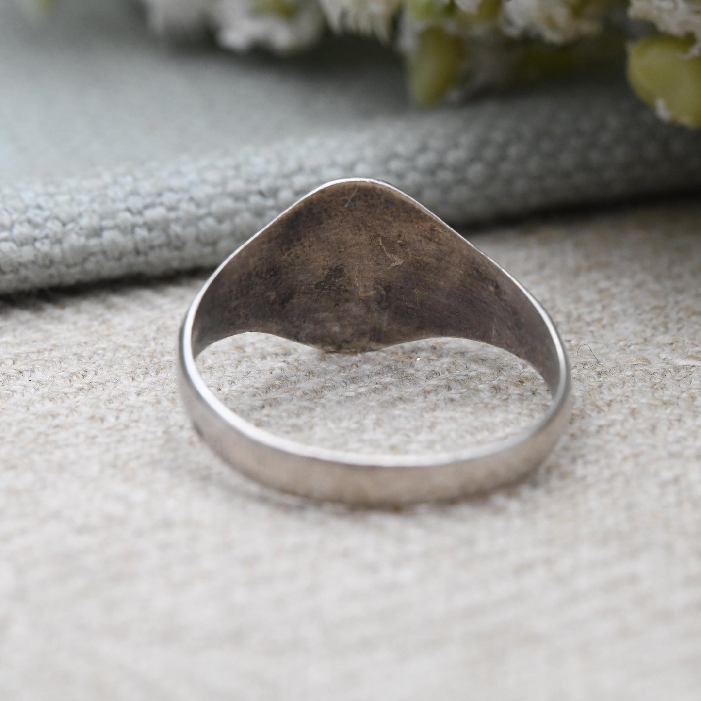 Vintage Sterling Silver Signet Ring 1977 - Mid-Century Unisex Ring Engraved Pattern | Everyday Silver Ring | UK Size - Q | US Size - 8