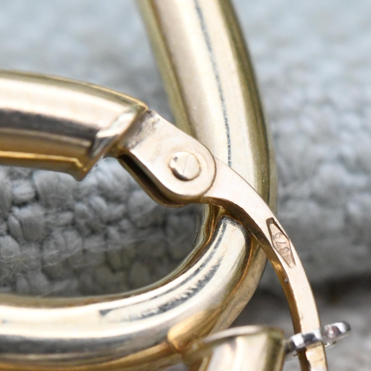 Vintage 9ct Gold Handbag Hoop Earrings c. 2000 Creole Style - Rounded Triangle Hollow Hoops | Minimal Everyday Plain Hoops Chunky