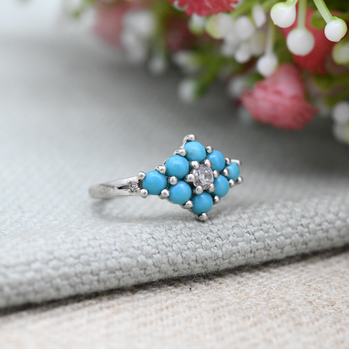 Sterling Silver Turquoise Daisy Cluster Ring - Contemporary Gemporia Design | Blue and Clear Gemstone | UK Size - J 1/2 | US Size - 5