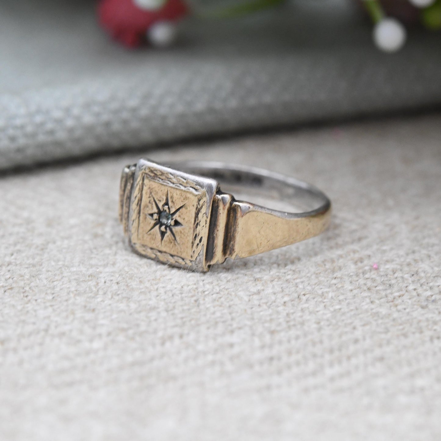 Vintage 9ct Gold Plated Sterling Silver Signet Ring with Star Set Stone - Engraved Design Unisex Pinkie | UK Size - N 1/2 | US Size - 6 3/4