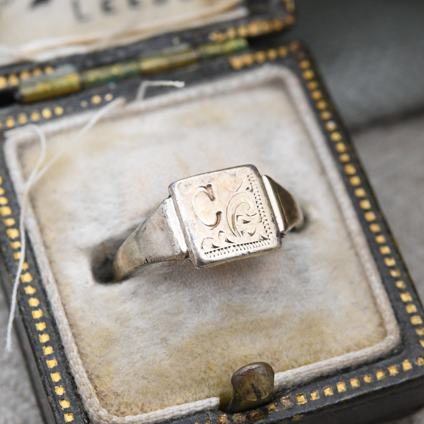 Vintage 9ct Gold Plated Sterling Silver Signet Ring Letter C Engraved - Scrolling Design Unisex Pinkie | Small UK Size - G | US Size - 3 1/2