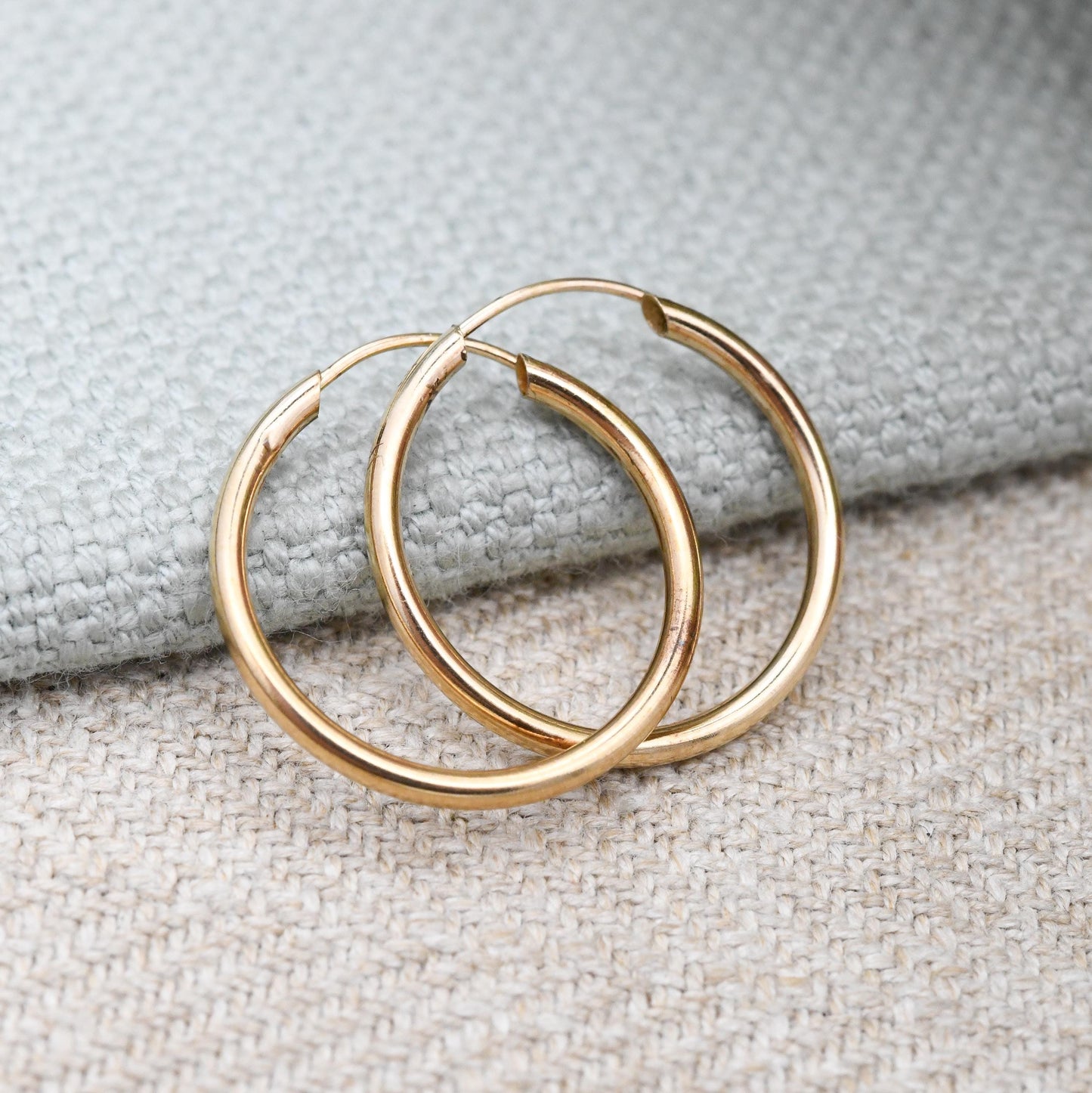 Vintage 9ct Gold Hoop Earrings Design - Minimal Hollow Hoops | Pretty Gold Jewellery Gift for Her | Everyday Gold Jewellery | 19mm Diameter
