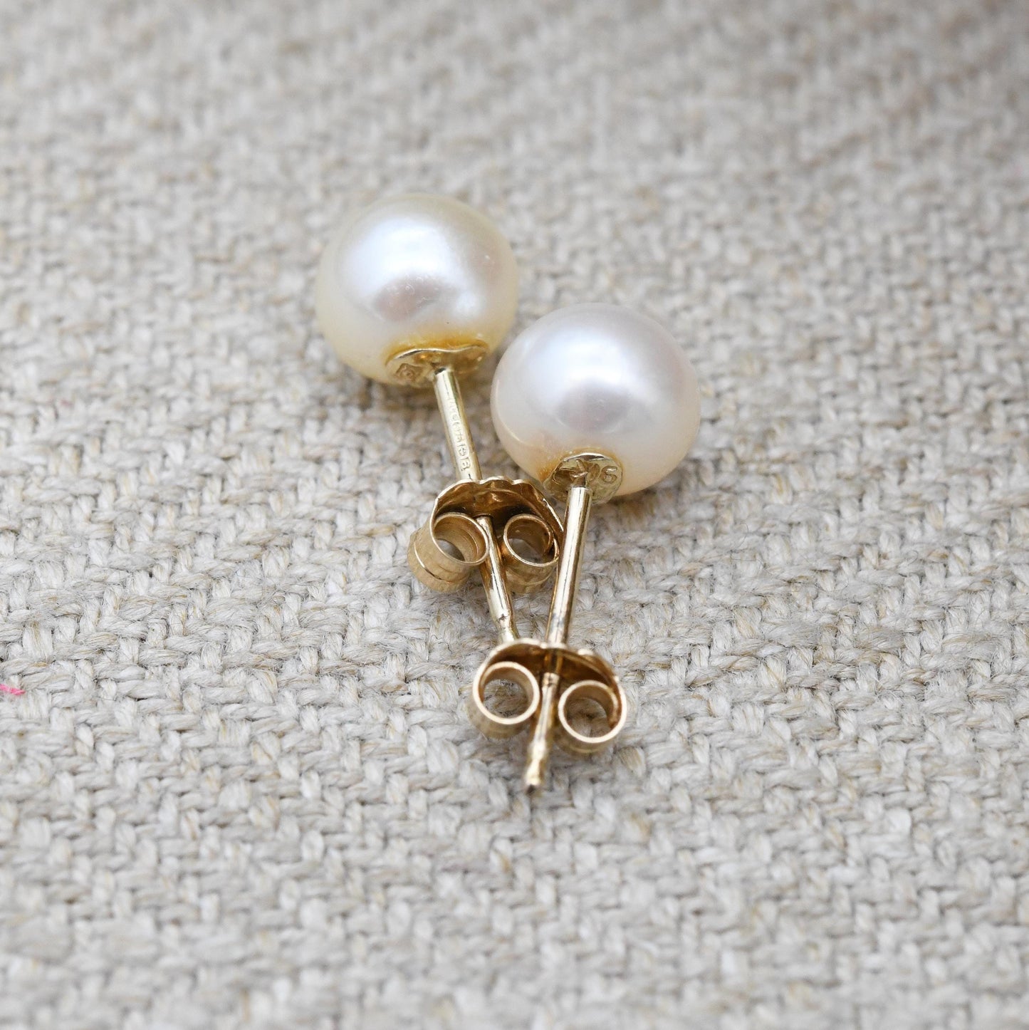 Vintage 9ct Gold Pearl Stud Earrings 2000 Hallmarks - QVC Gemstone Minimalist White Cultured Pearl Round Earrings | Everyday Studs Jewellery